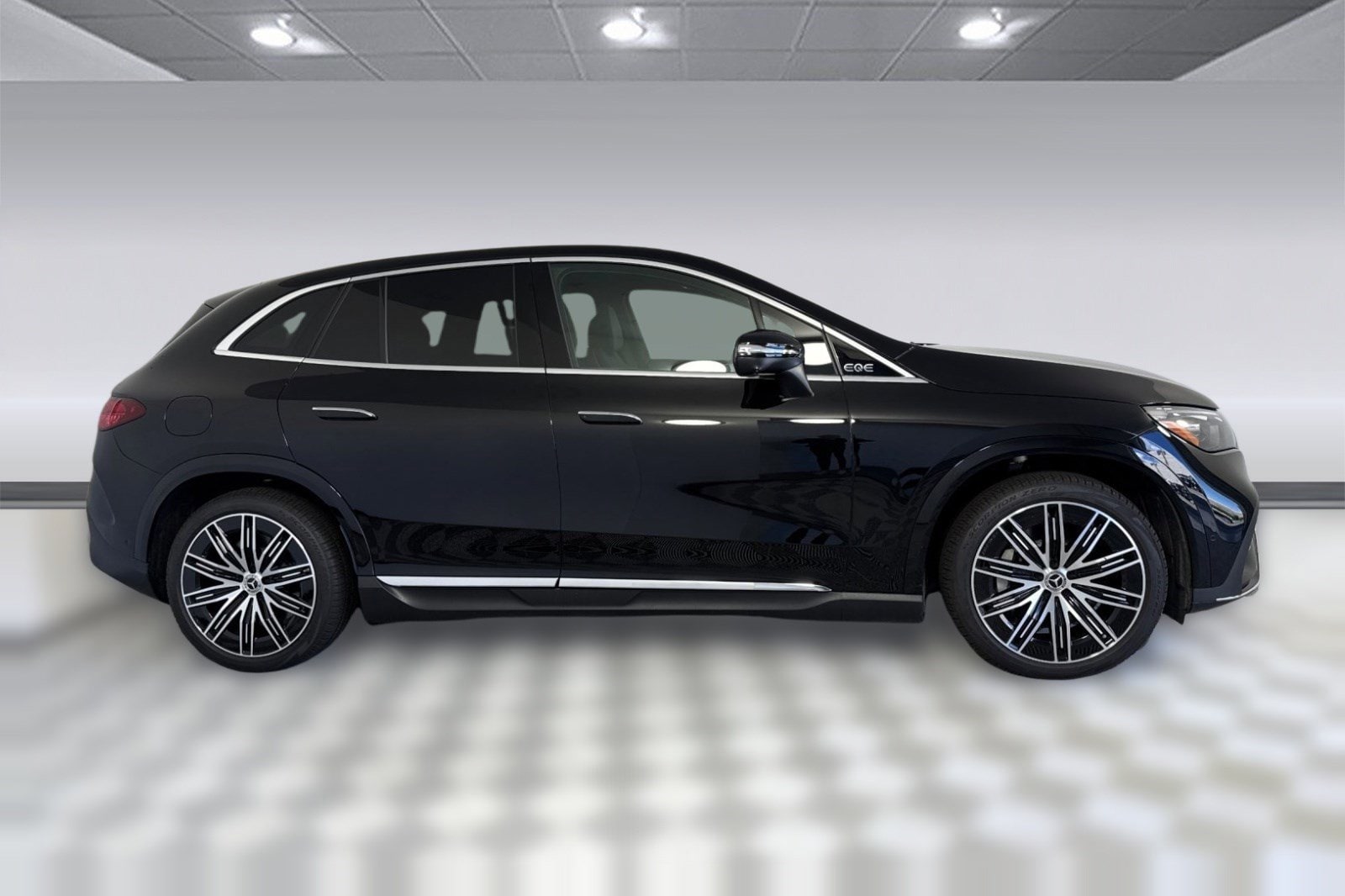 2026 Mercedes-Benz EQE 320+ photo 3