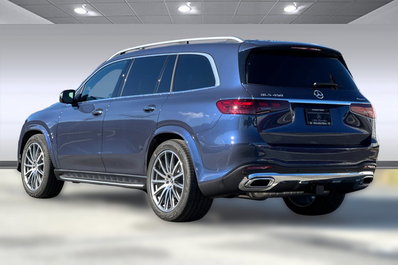 2026 Mercedes Benz GLS 450 4MATIC photo 3