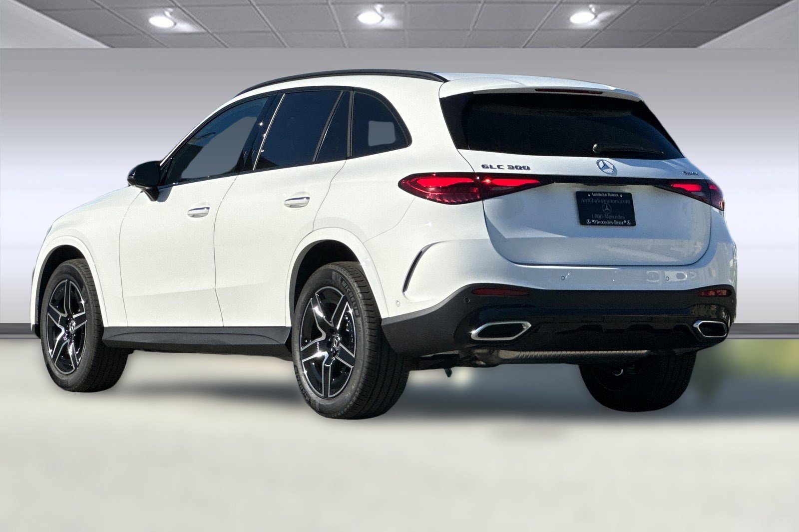 2026 Mercedes Benz GLC 300 4MATIC photo 3