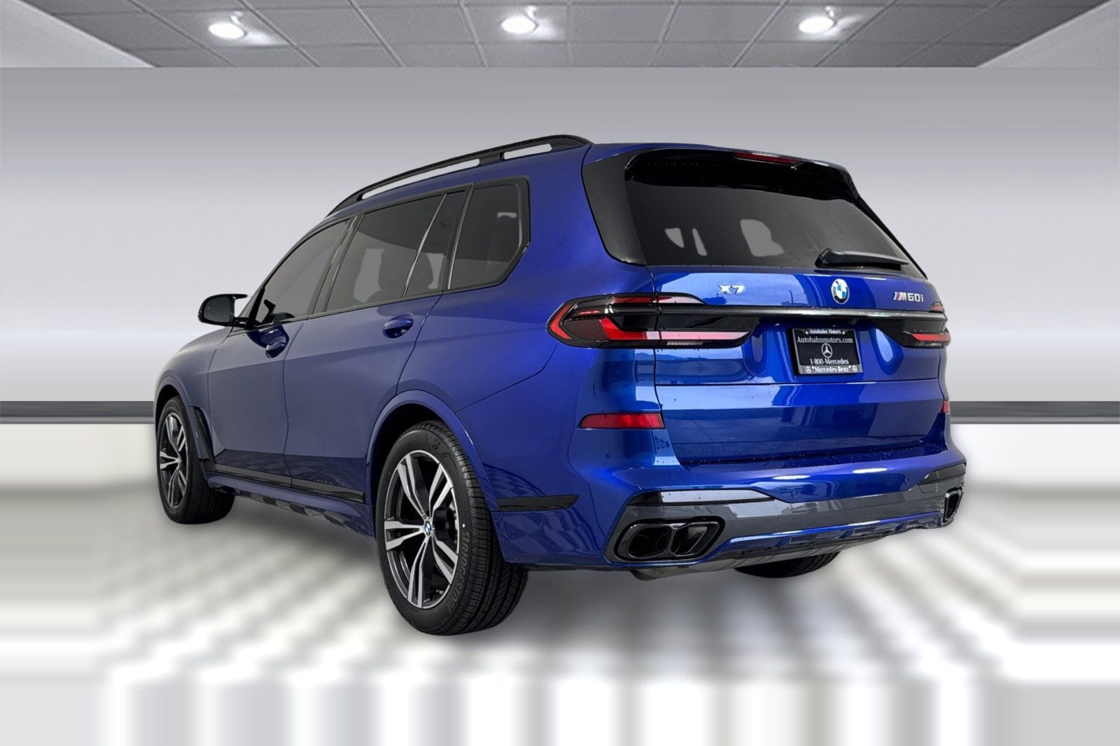 2025 BMW X7 M60i photo 2