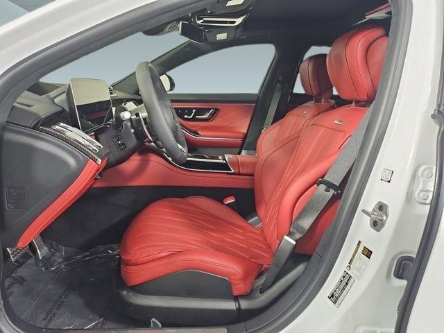 2025 Mercedes-Benz AMG S 63 E Base photo 4