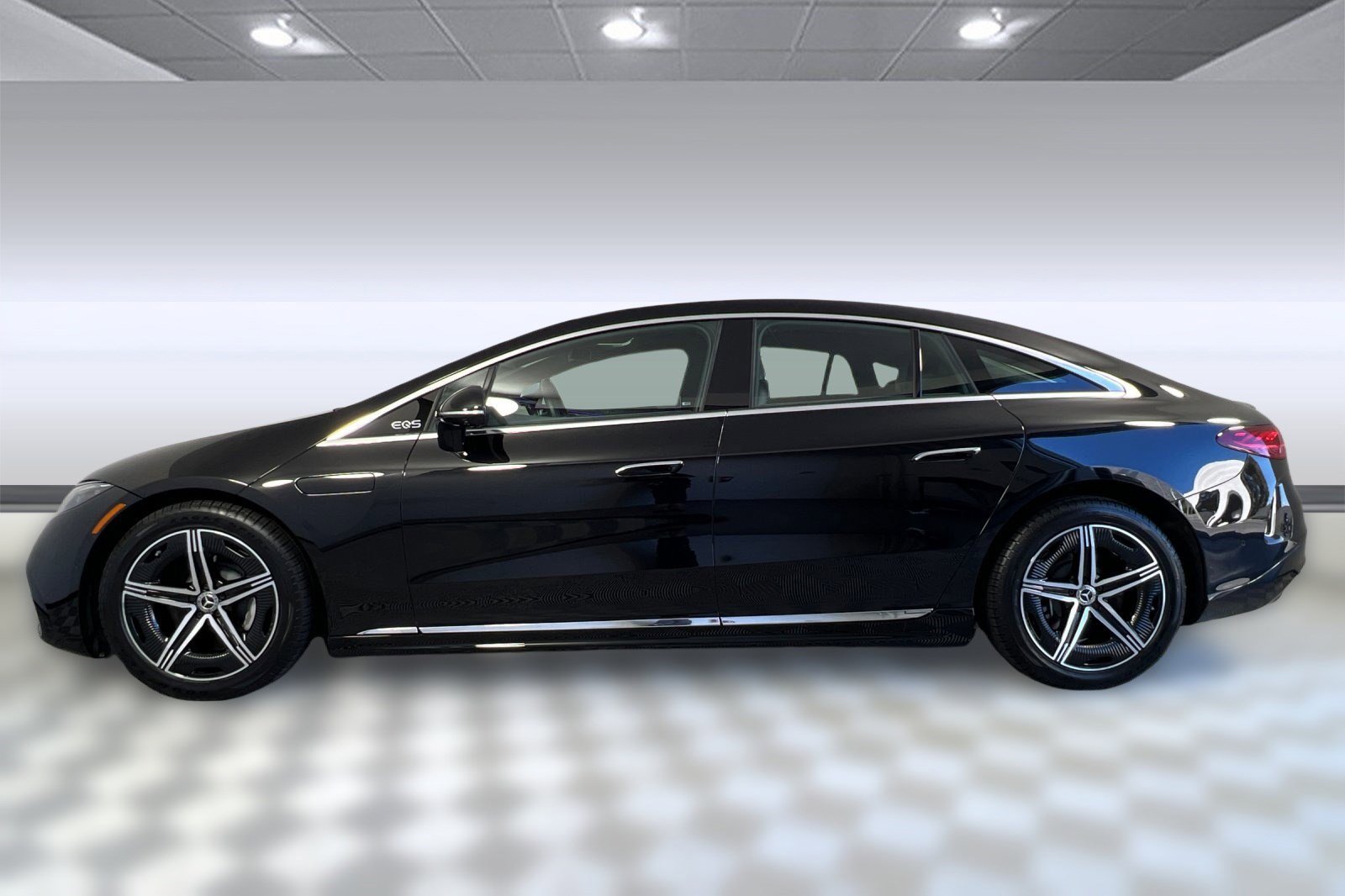 2024 Mercedes Benz EQS-Class Sedan photo 2