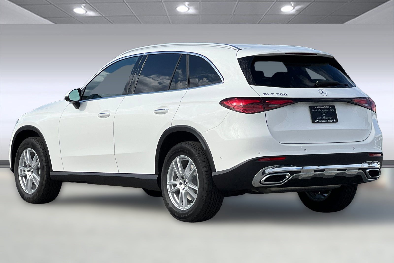 2026 Mercedes Benz GLC 300 photo 3