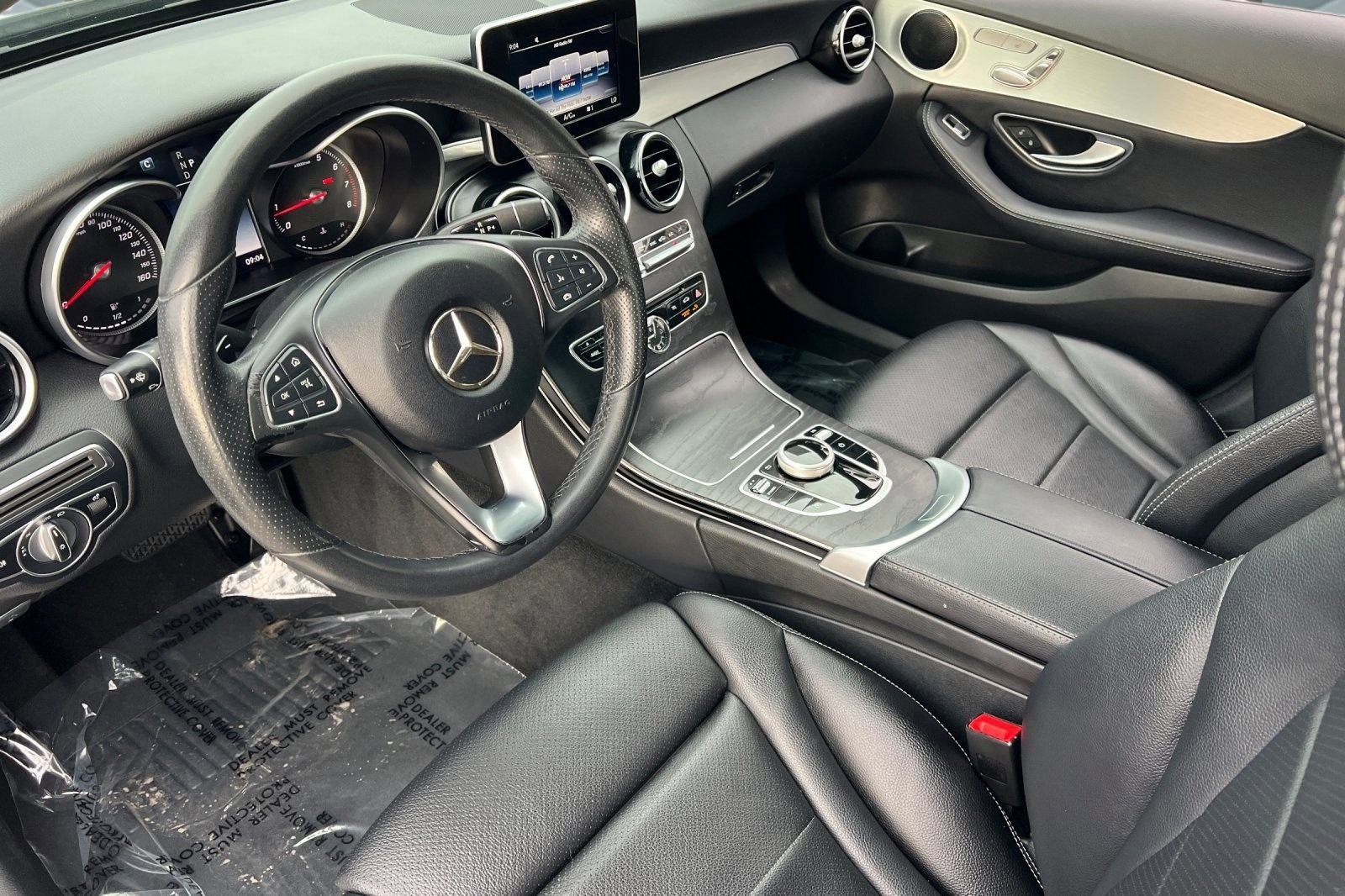 2018 Mercedes Benz C 300 Sedan photo 3