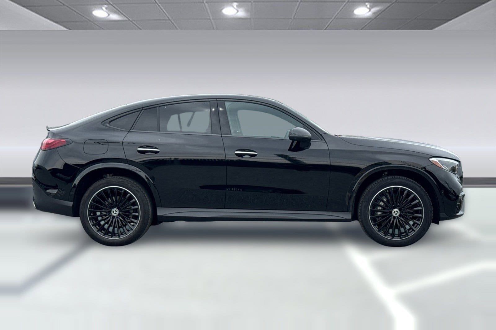 2025 Mercedes-Benz GLC 300 4MATIC photo 6