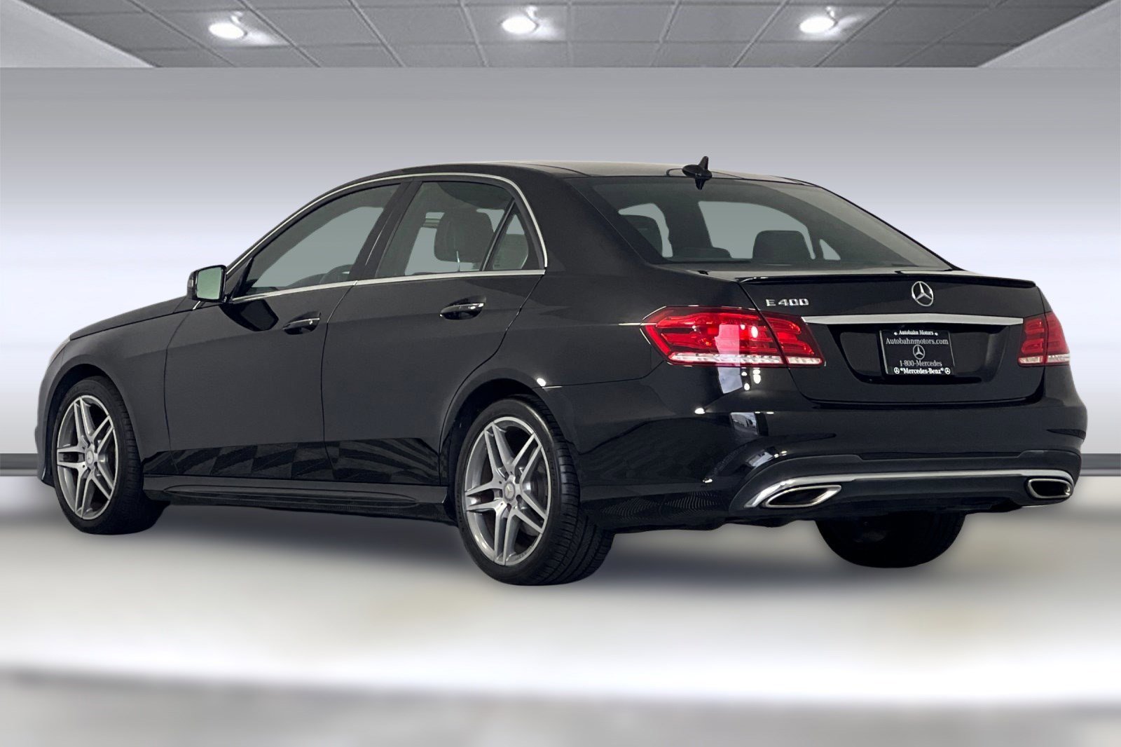 2015 Mercedes Benz E 400 Sedan photo 3