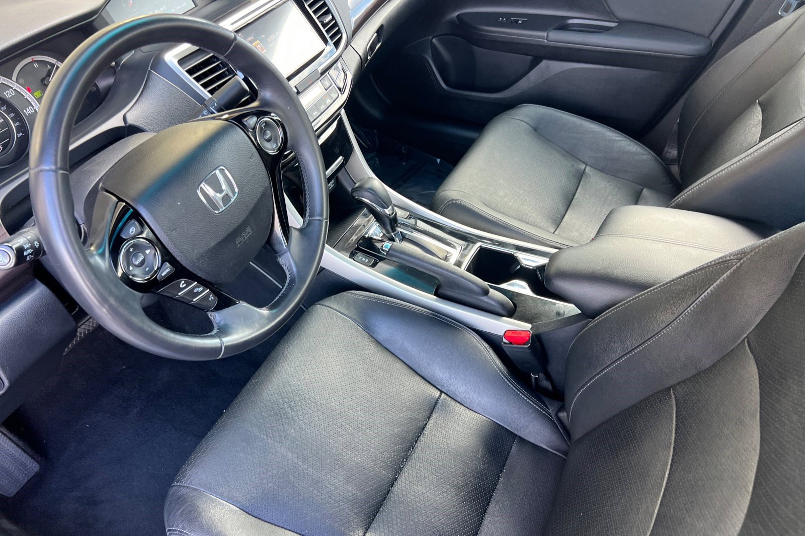 2017 Honda Accord EX-L V6 photo 4