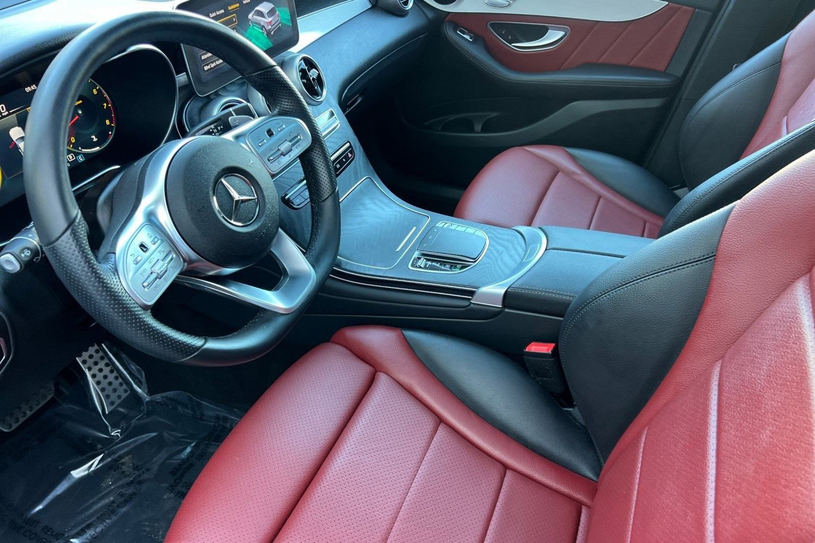 2022 Mercedes Benz GLC 300 photo 4