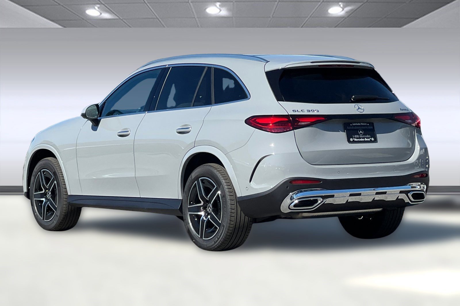 2026 Mercedes Benz GLC 300 4MATIC photo 3