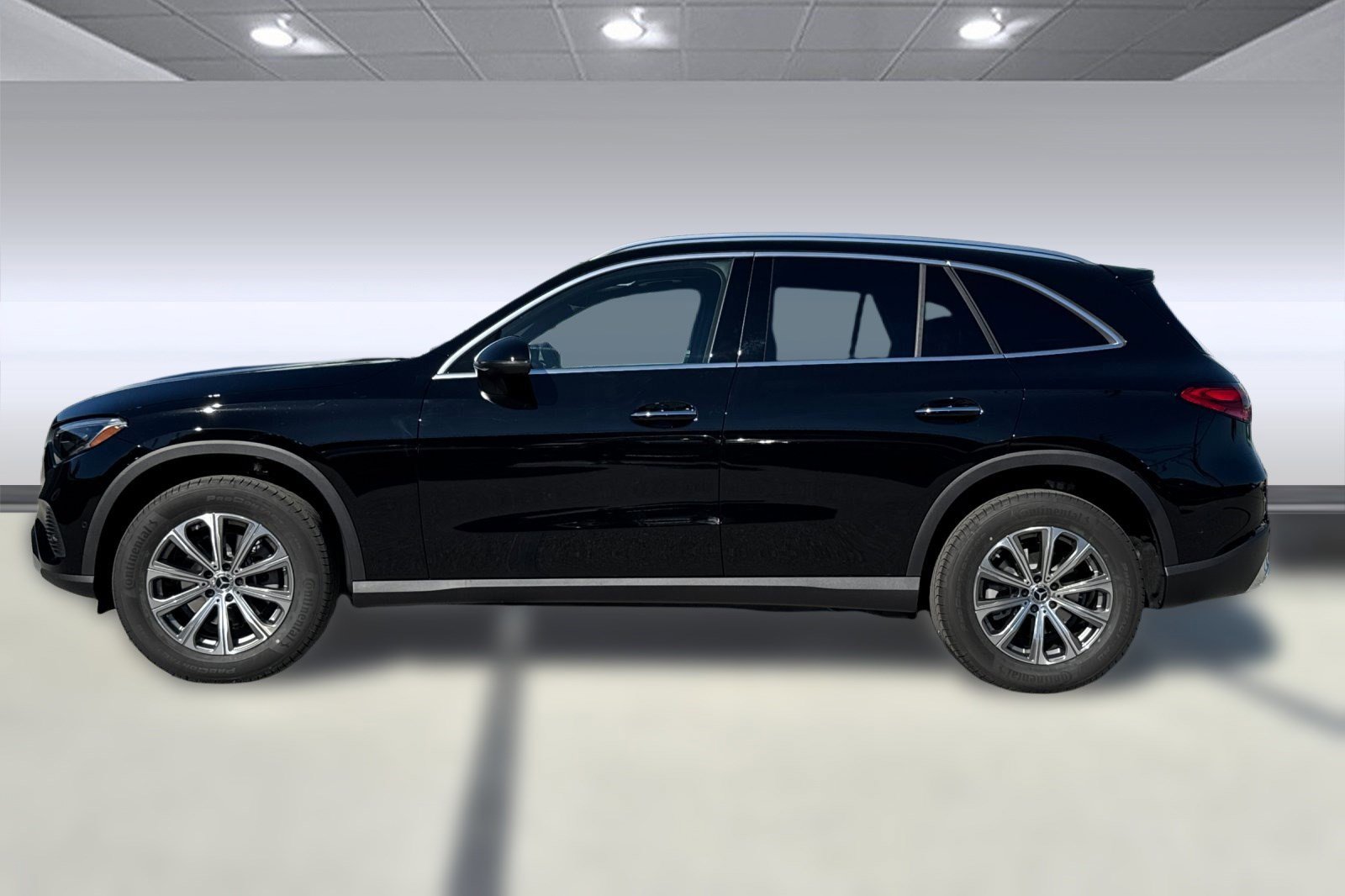 2026 Mercedes Benz GLC 300 4MATIC photo 2