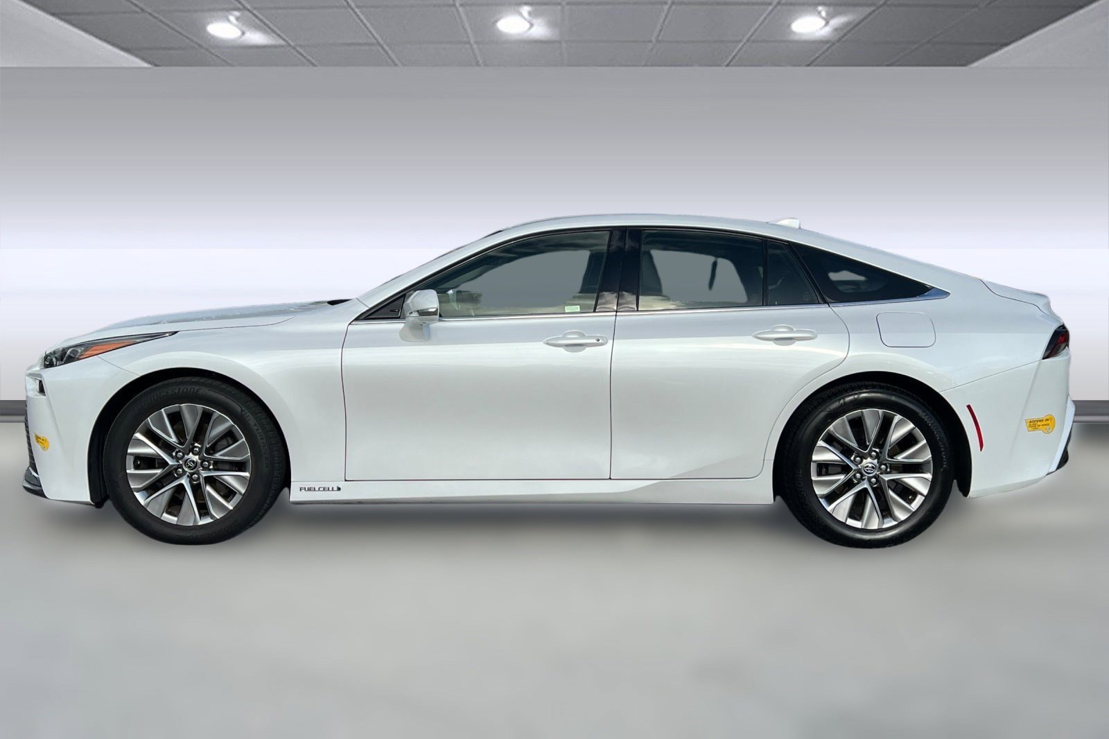 2022 Toyota Mirai XLE photo 2