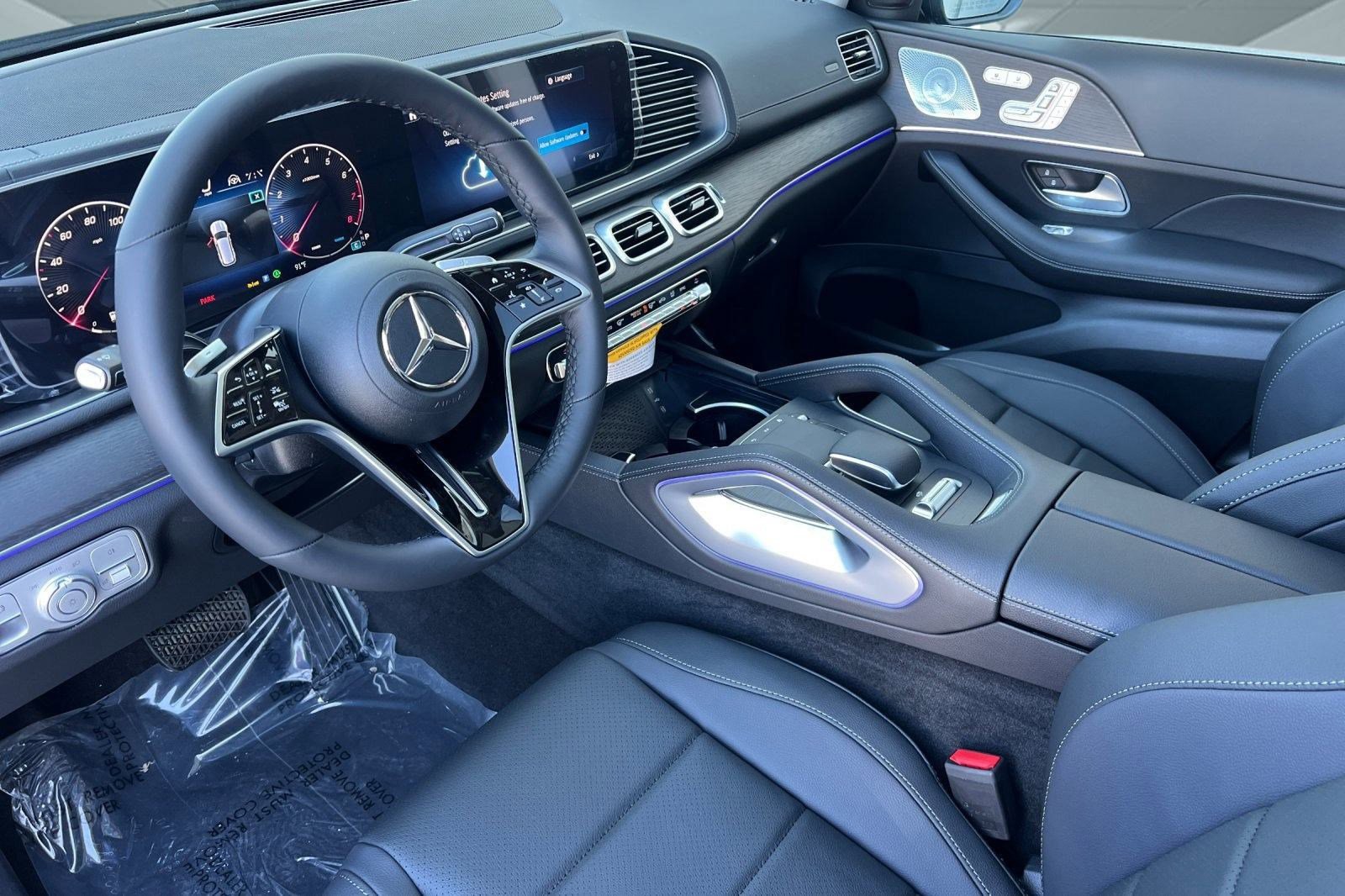 2026 Mercedes Benz GLS 450 4MATIC photo 4