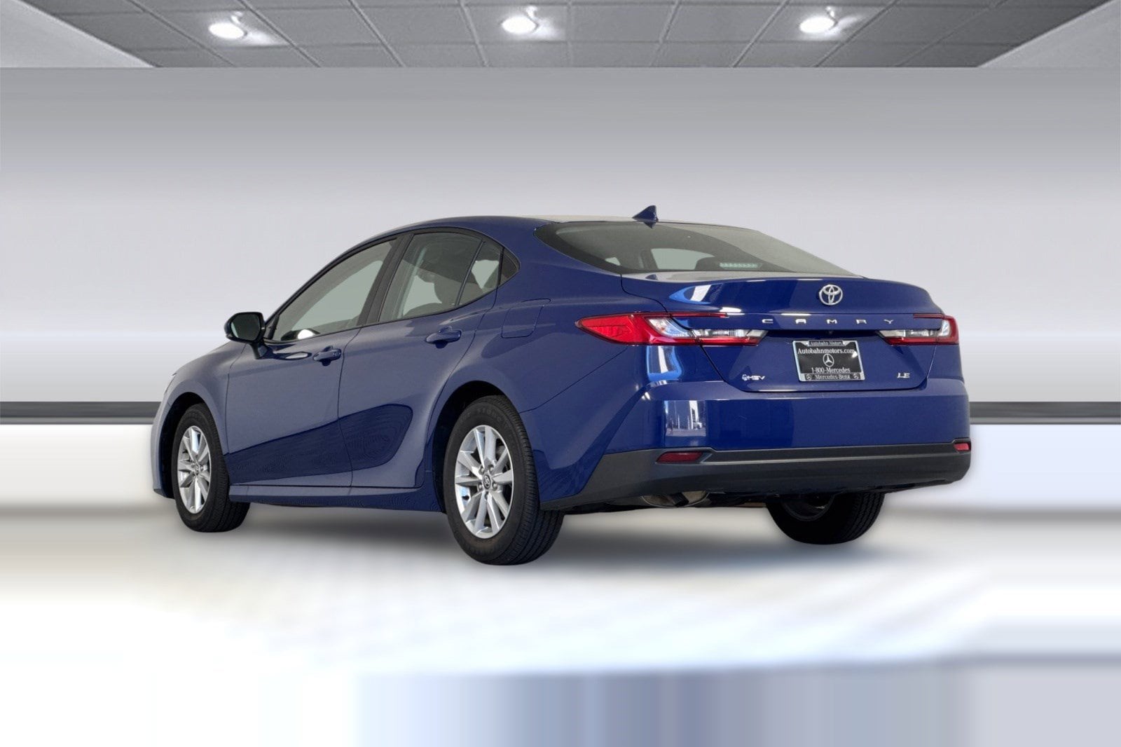 2025 Toyota Camry LE photo 2