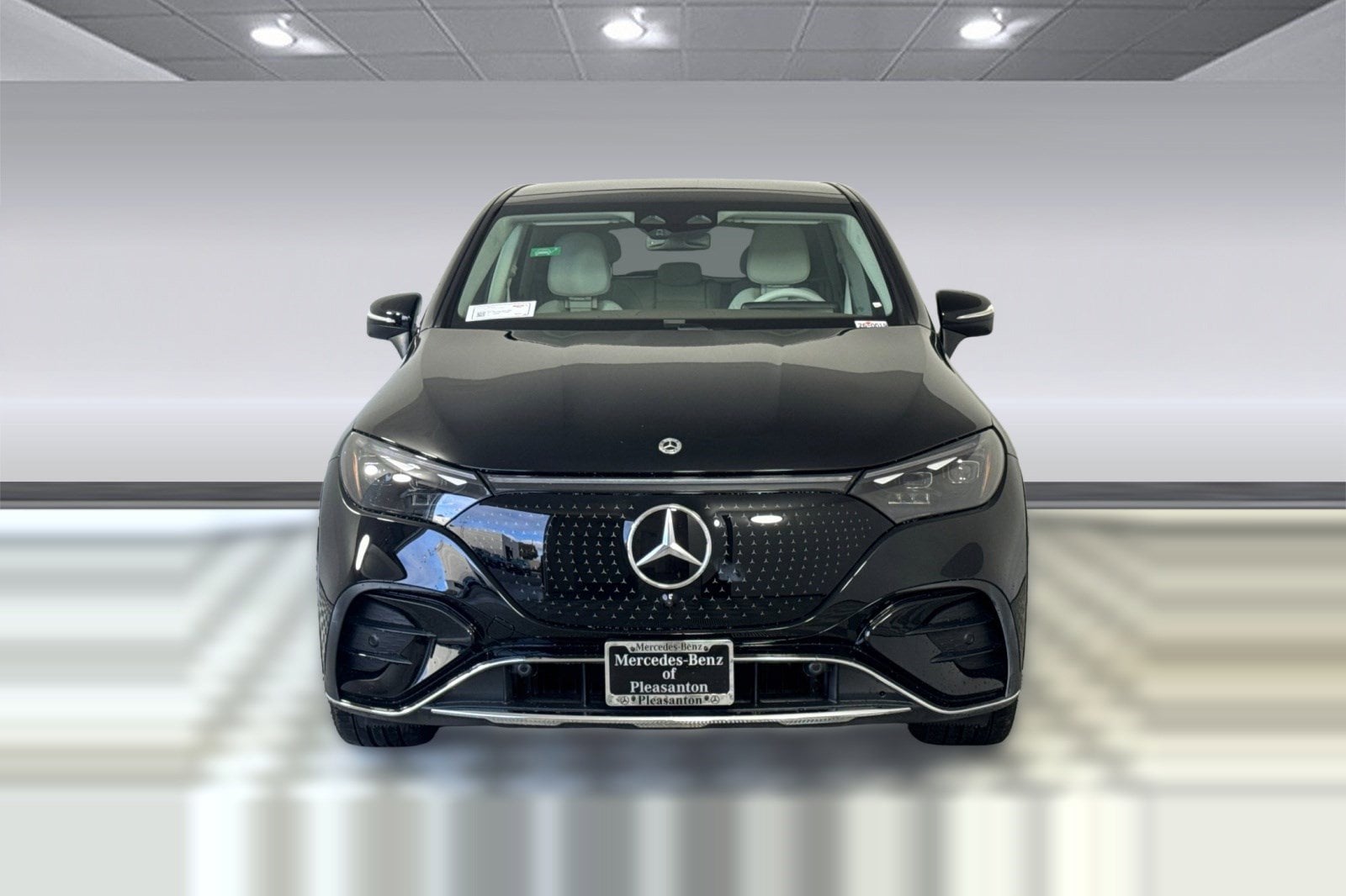 2026 Mercedes-Benz EQE 320+ photo 4