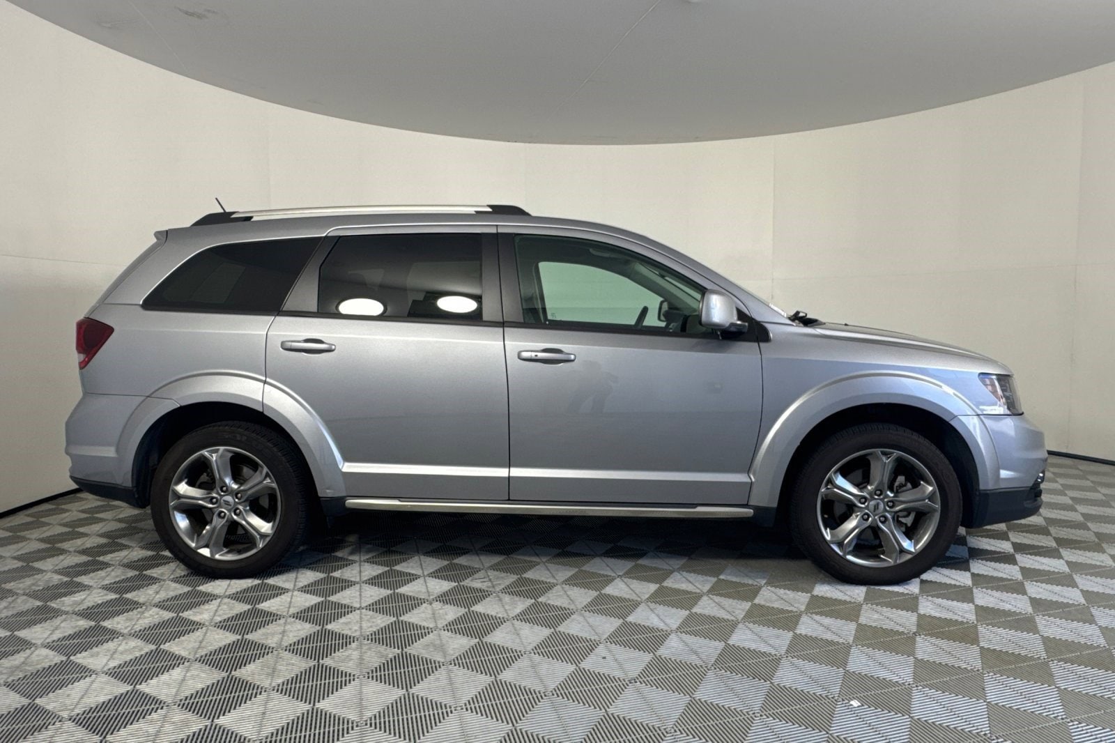 Journey Crossroad SUV