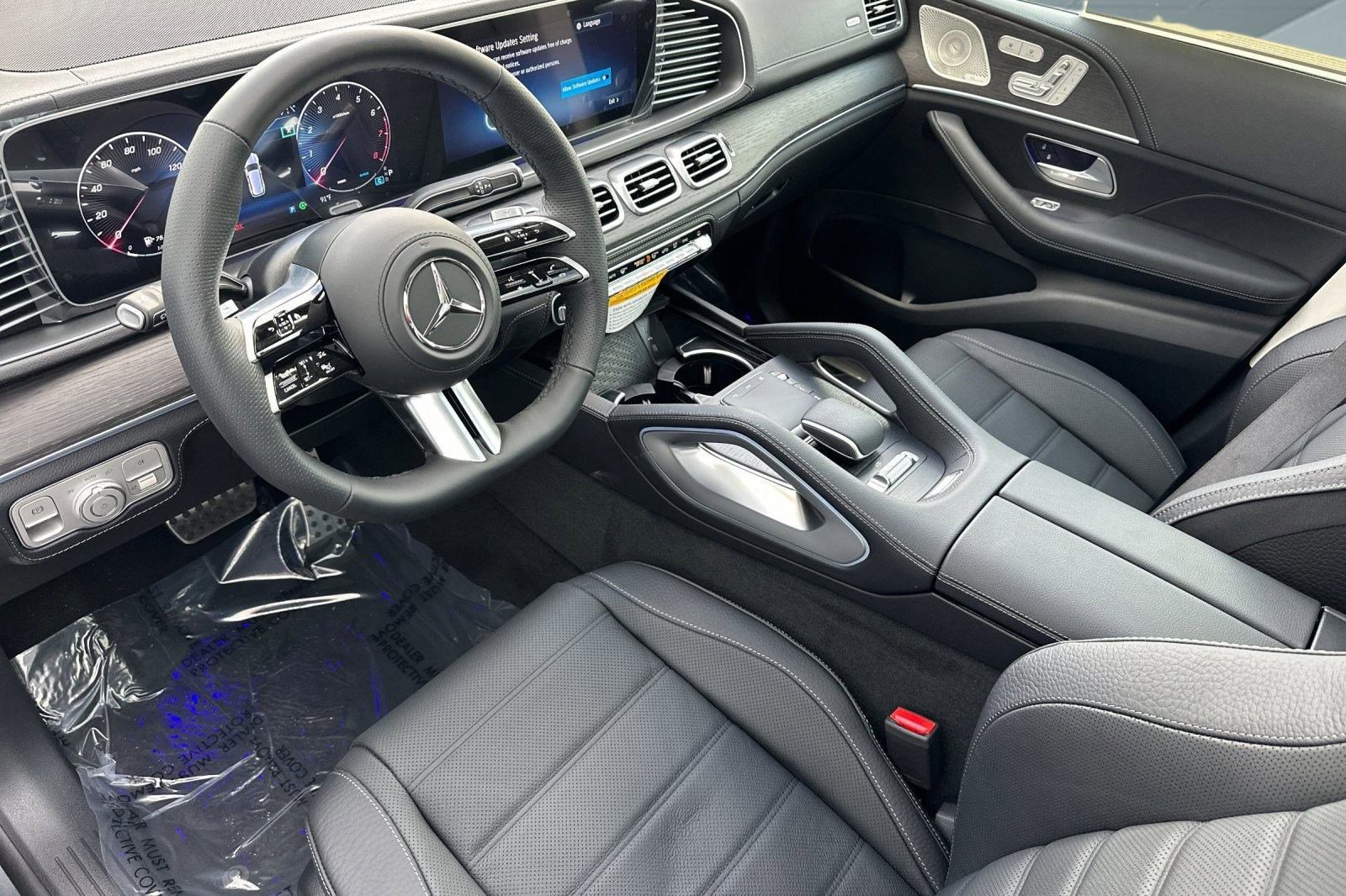 2026 Mercedes Benz GLS 450 4MATIC photo 4