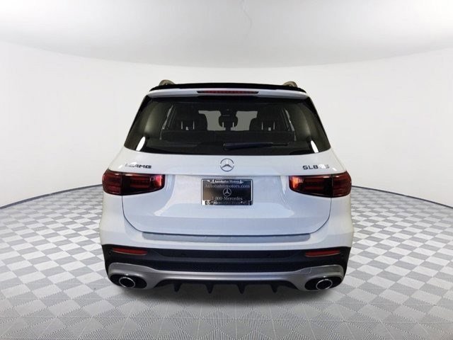 2025 Mercedes Benz GLB AMG 35 4MATIC photo 3