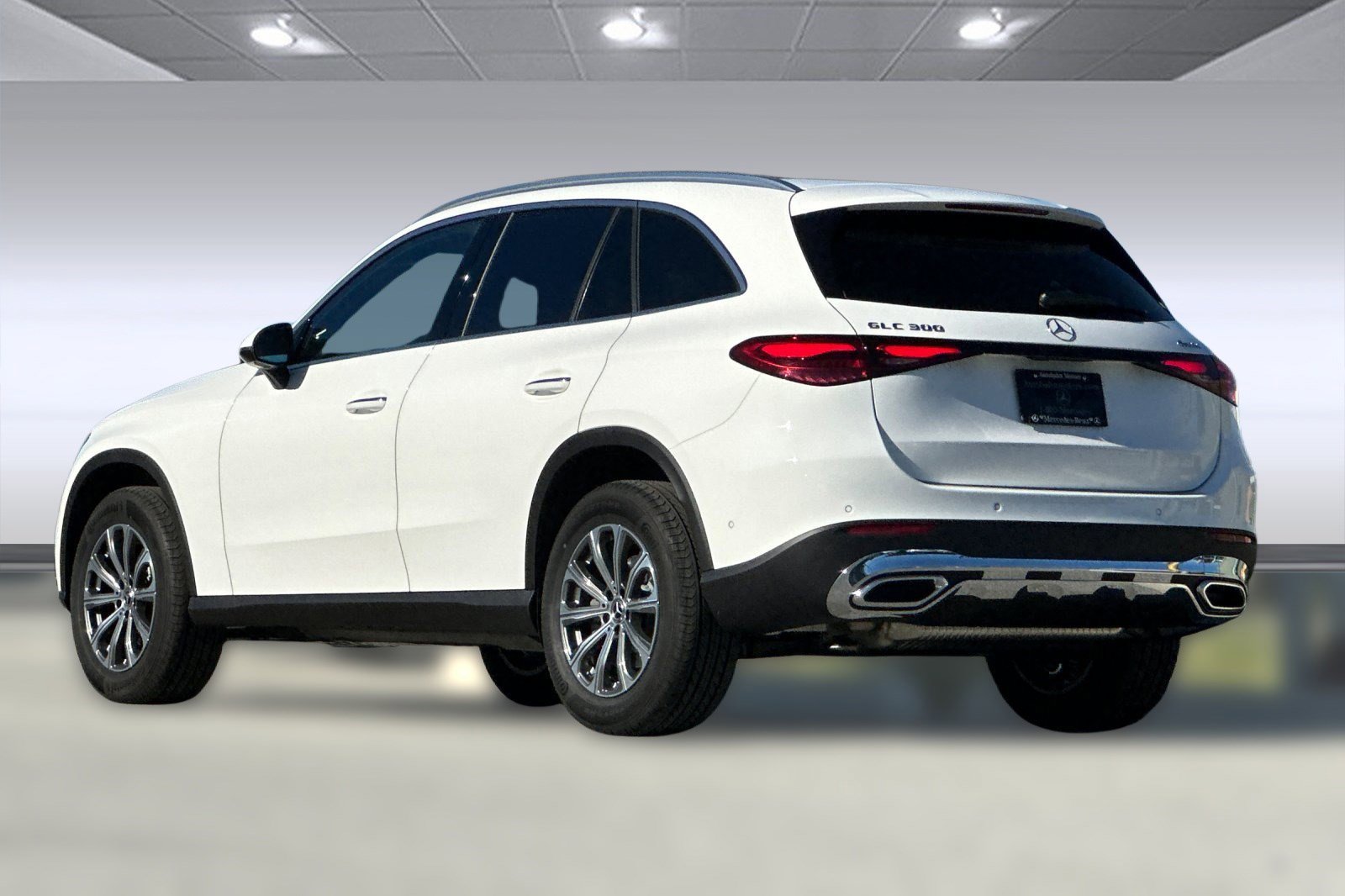 2026 Mercedes Benz GLC 300 4MATIC photo 3