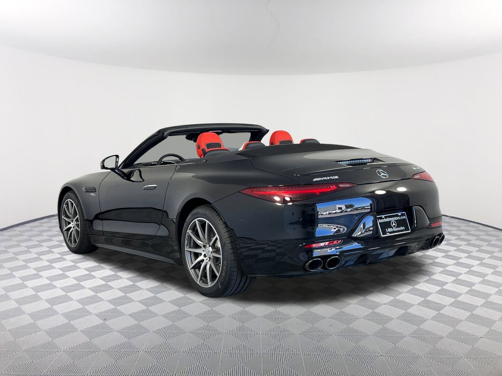 2025 Mercedes Benz SL AMG 43 photo 3