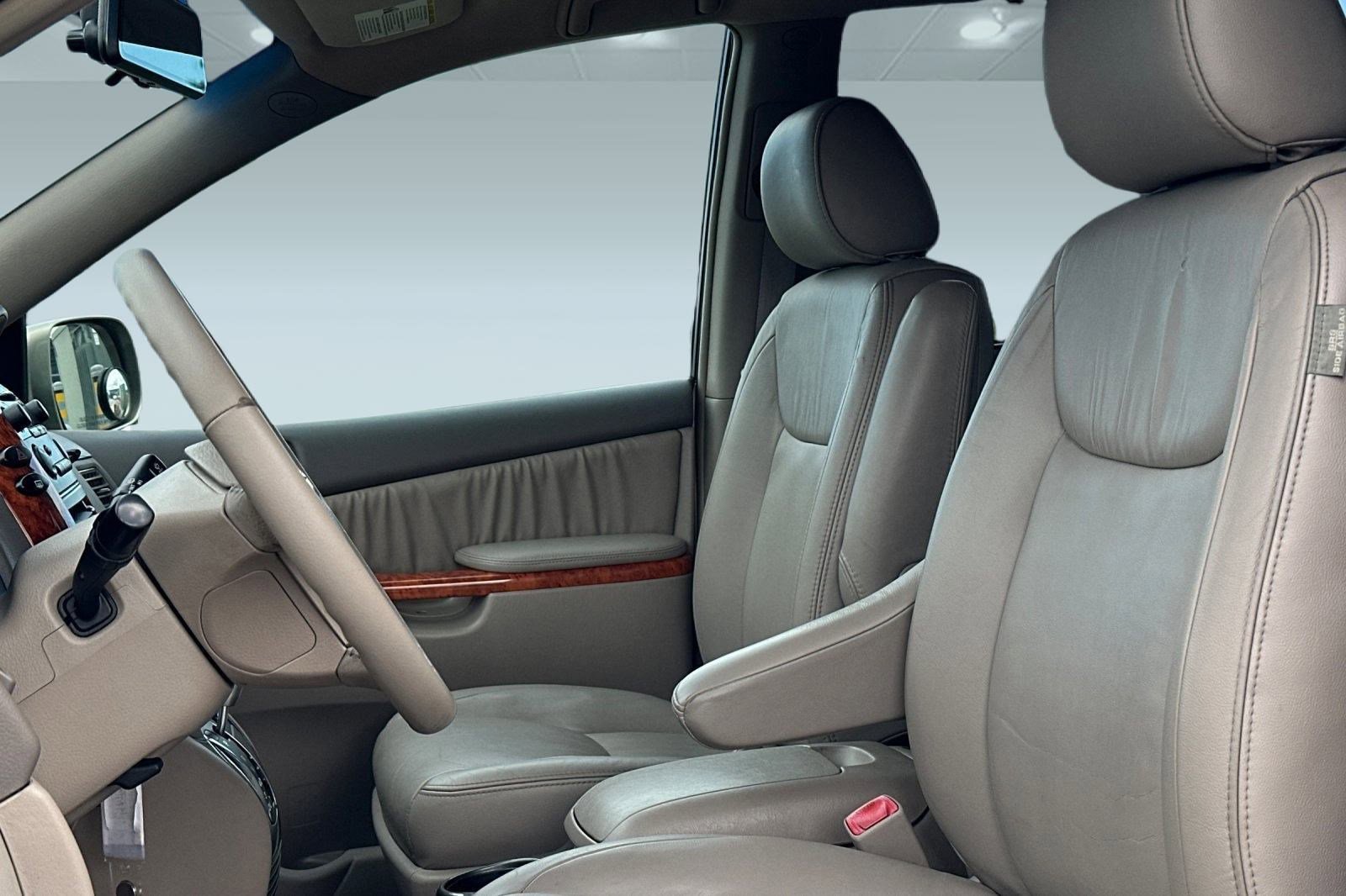 2006 Toyota Sienna XLE photo 4