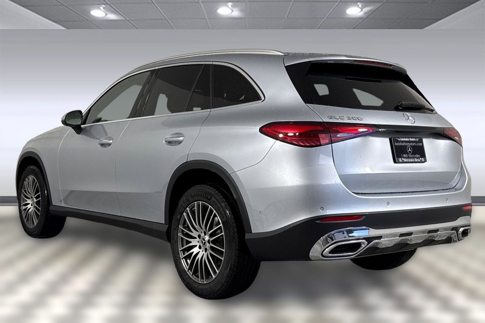 2026 Mercedes Benz GLC 300 photo 2