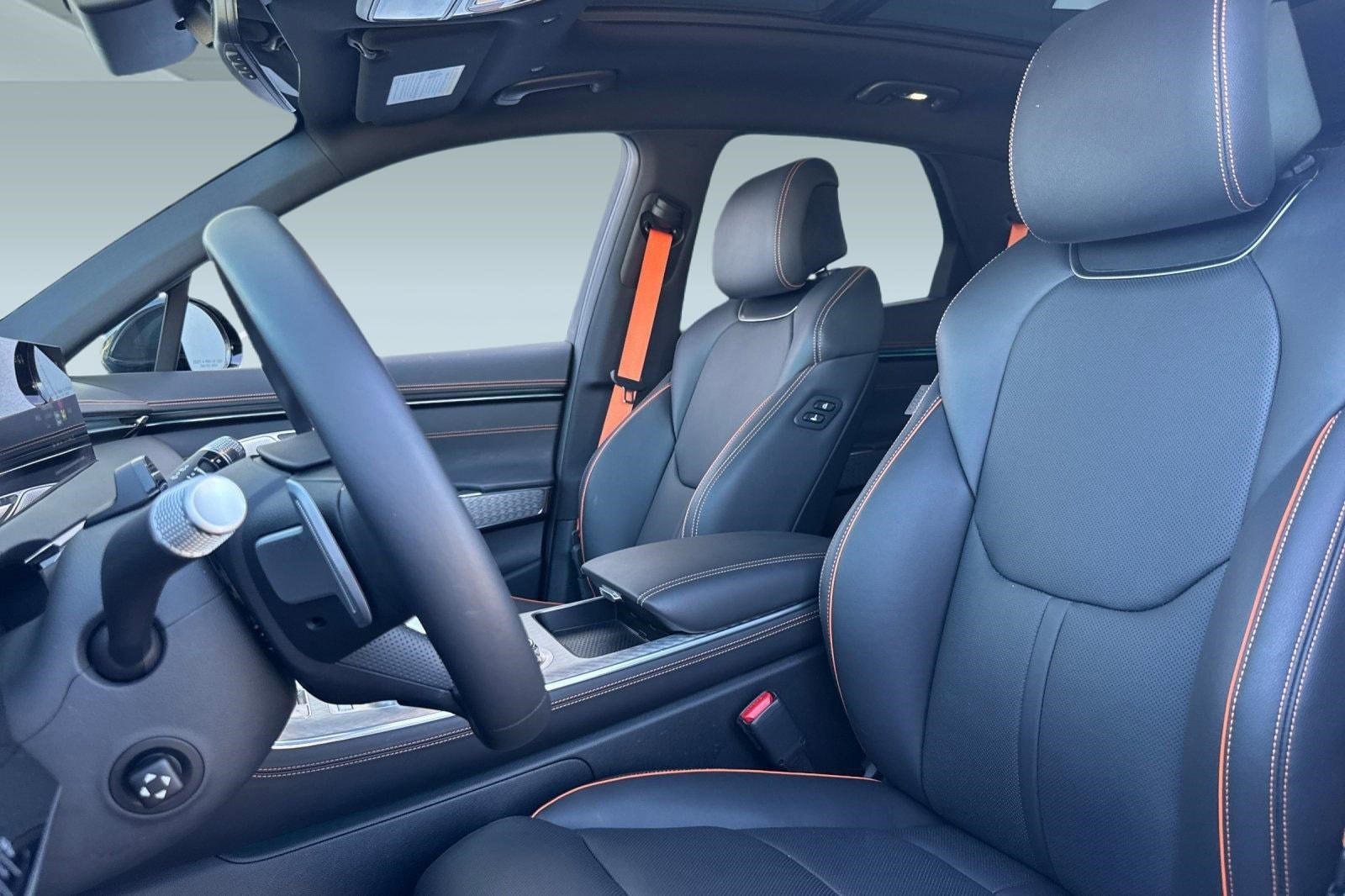 GV70 2.5T Sport Prestige AWD SUV