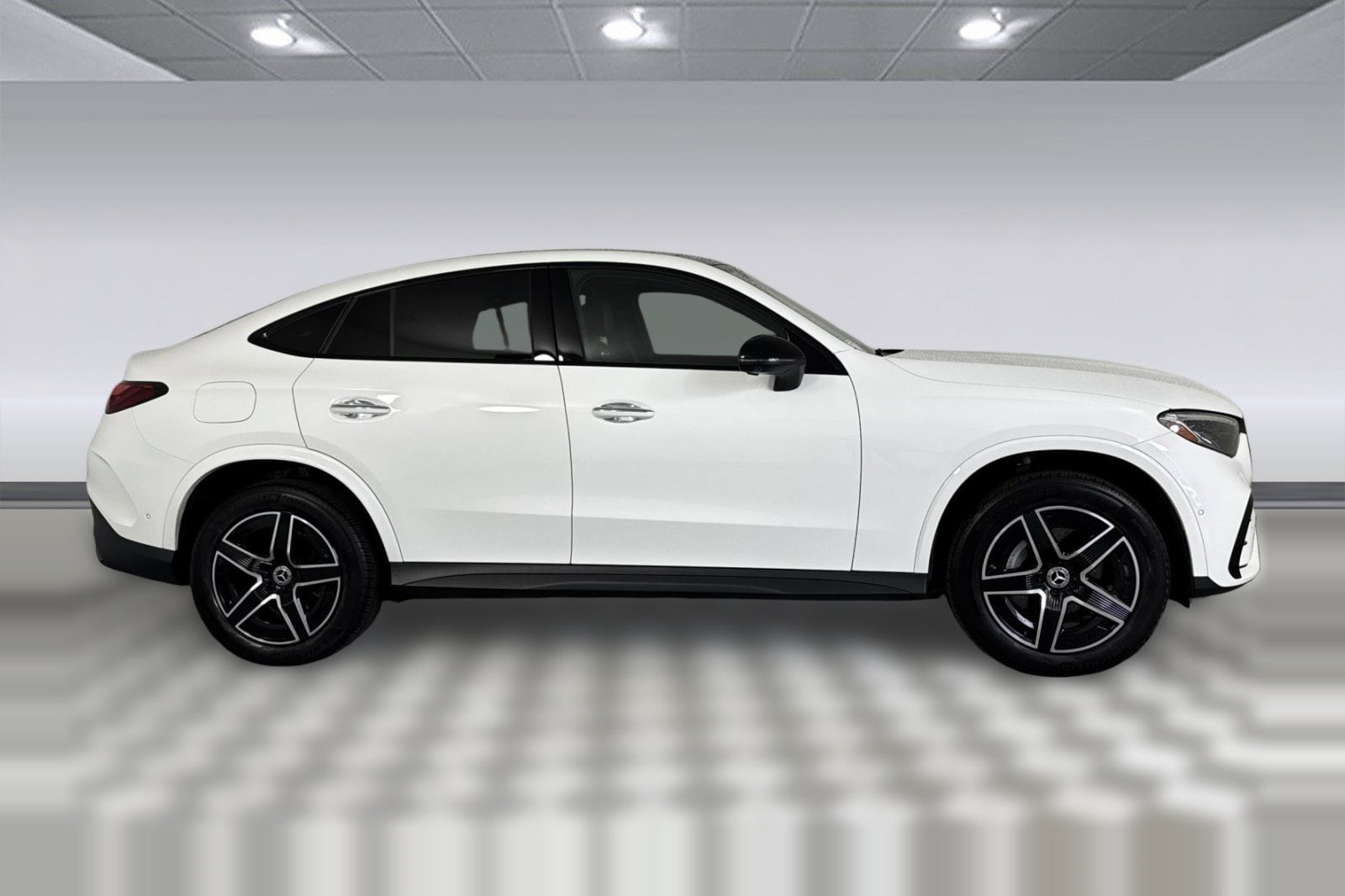 2024 Mercedes-Benz GLC 300 4MATIC photo 3