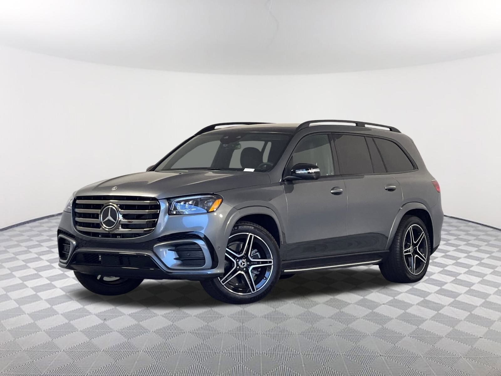 2025 Mercedes Benz GLS 450 4MATIC photo 2