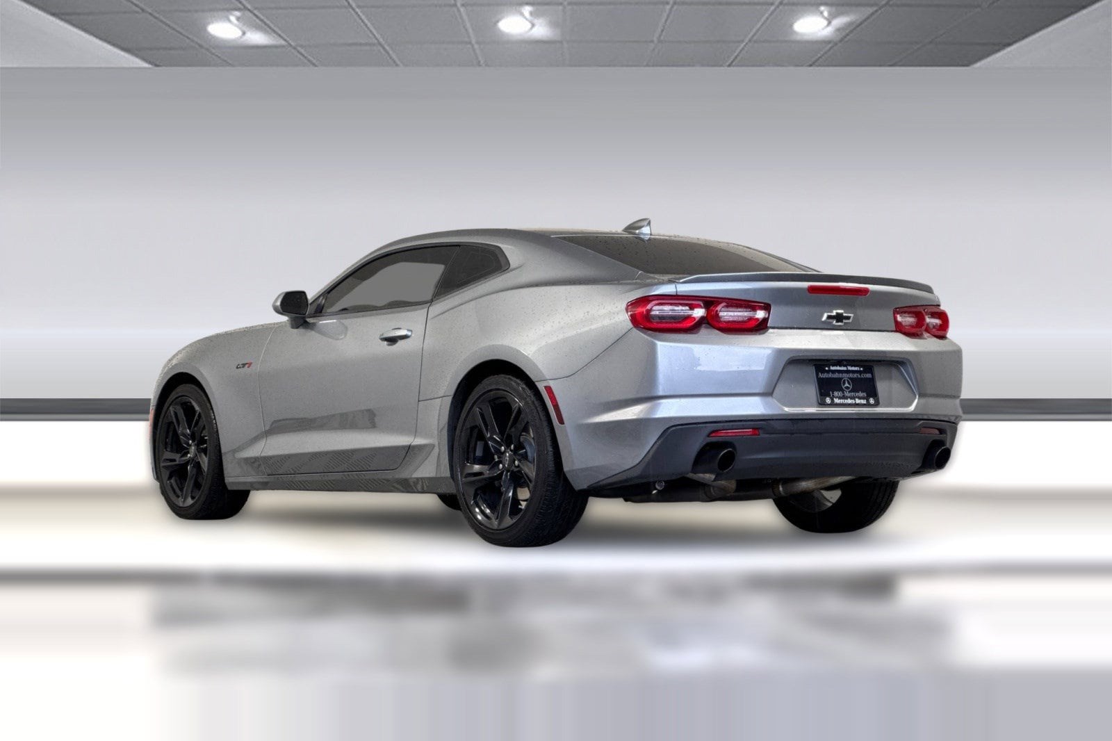 2023 Chevrolet Camaro photo 2