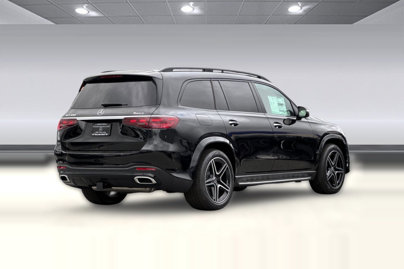 2026 Mercedes-Benz GLS 450 4MATIC photo 3