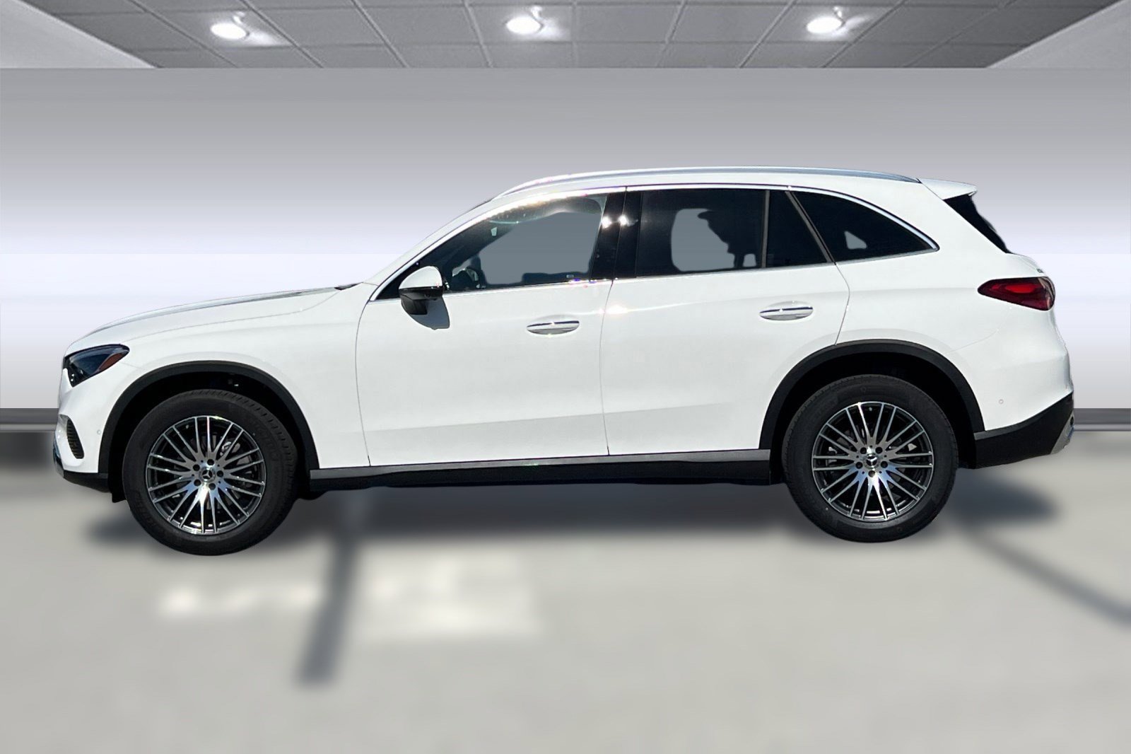 2026 Mercedes Benz GLC 300 photo 2
