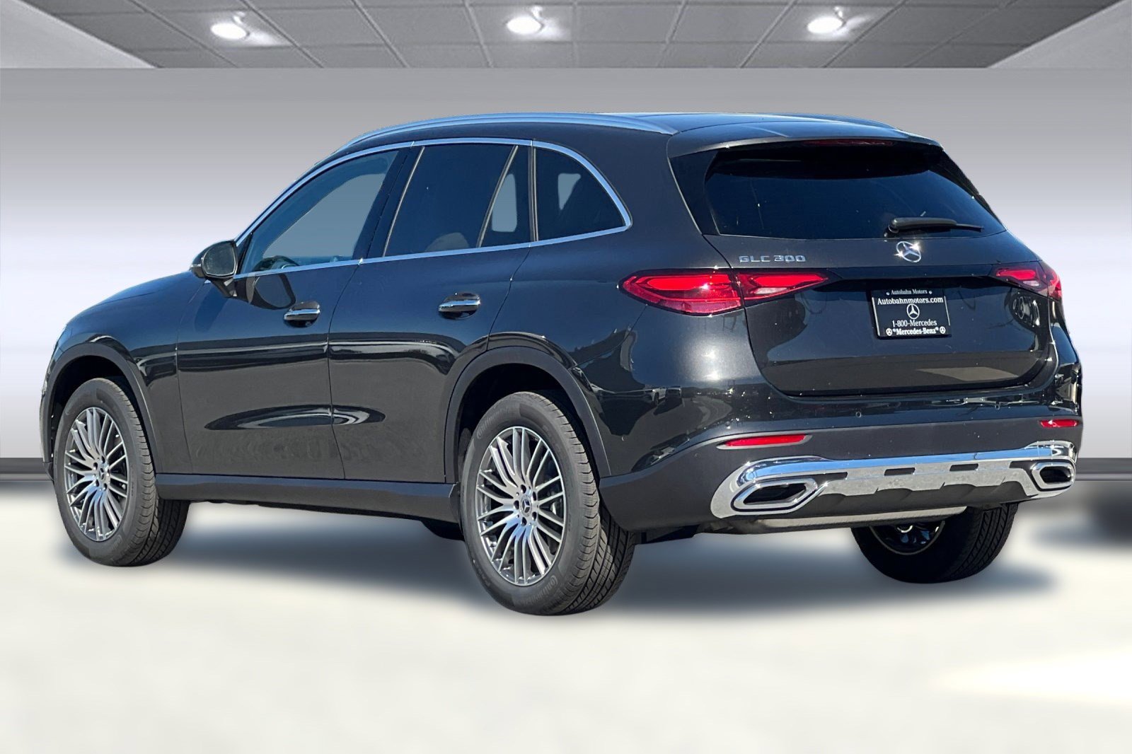 2026 Mercedes Benz GLC 300 photo 3