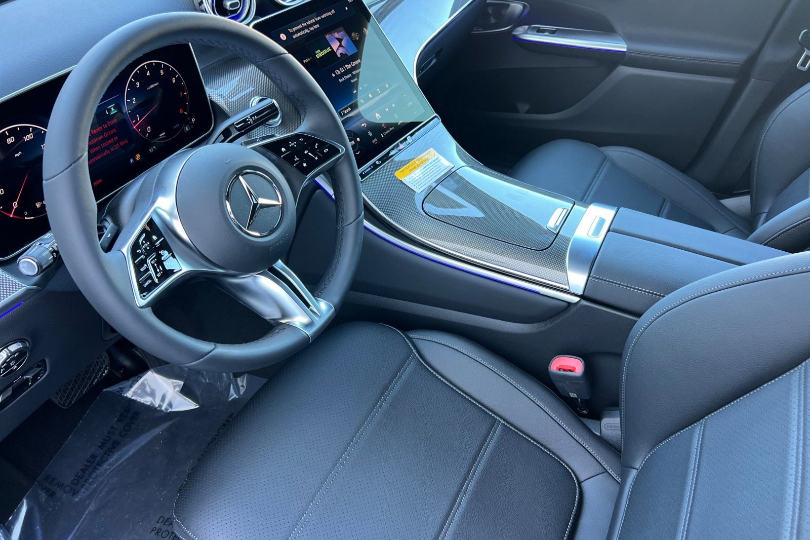 2026 Mercedes Benz GLC 300 photo 4