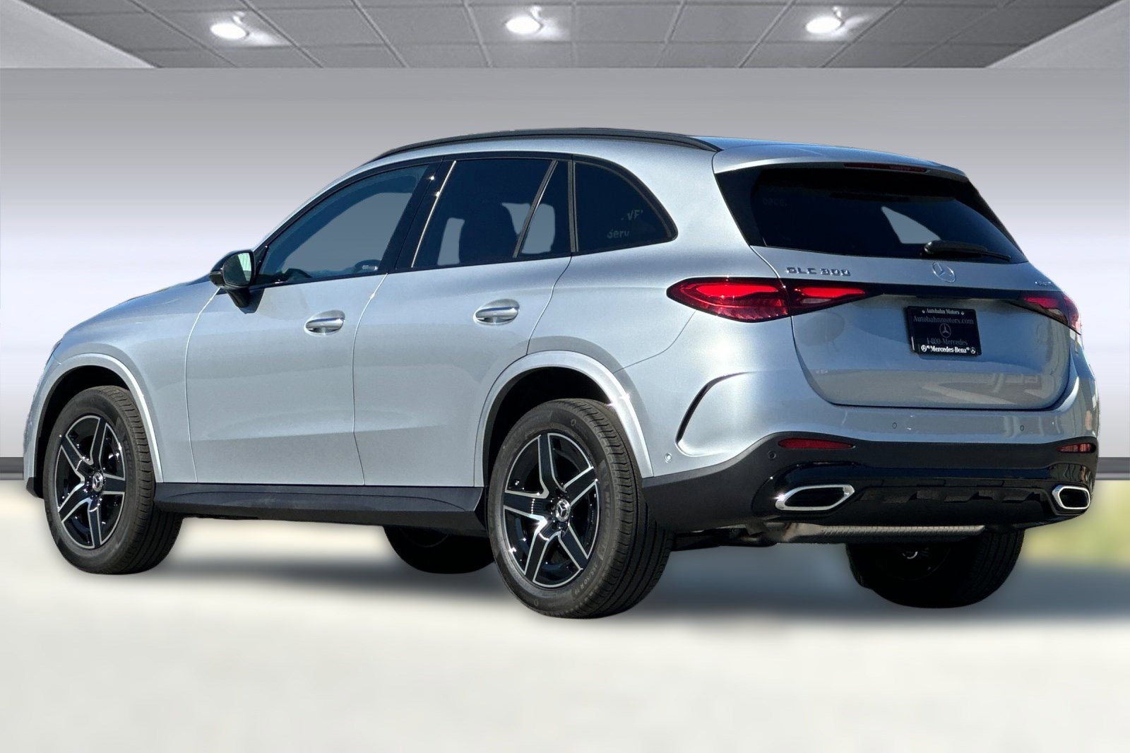 2026 Mercedes Benz GLC 300 4MATIC photo 3