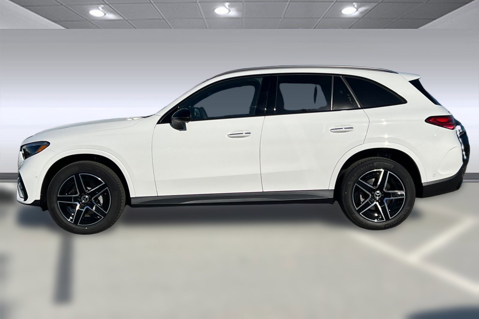 2026 Mercedes Benz GLC 300 4MATIC photo 2