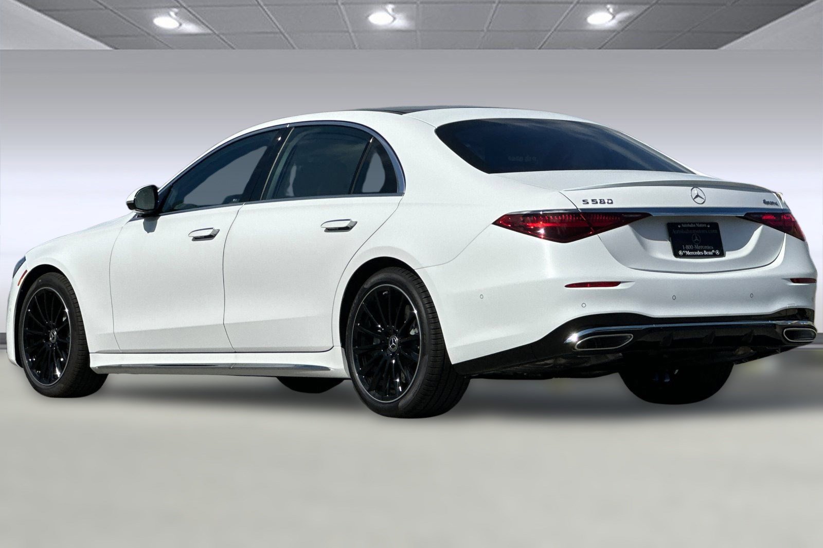 2026 Mercedes Benz S 580 4MATIC photo 3