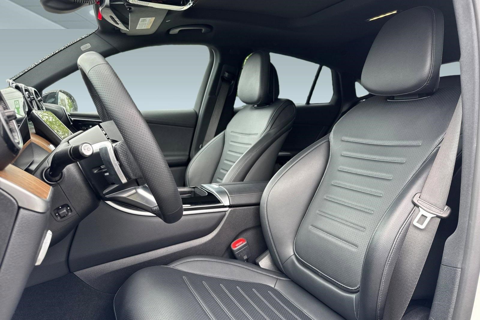 2024 Mercedes-Benz GLC 300 4MATIC photo 4