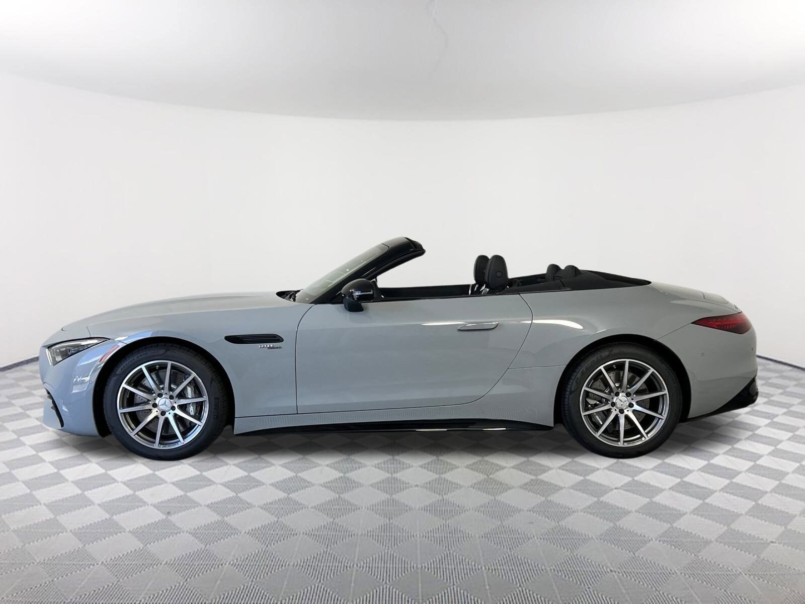 2025 Mercedes Benz SL AMG 43 photo 2