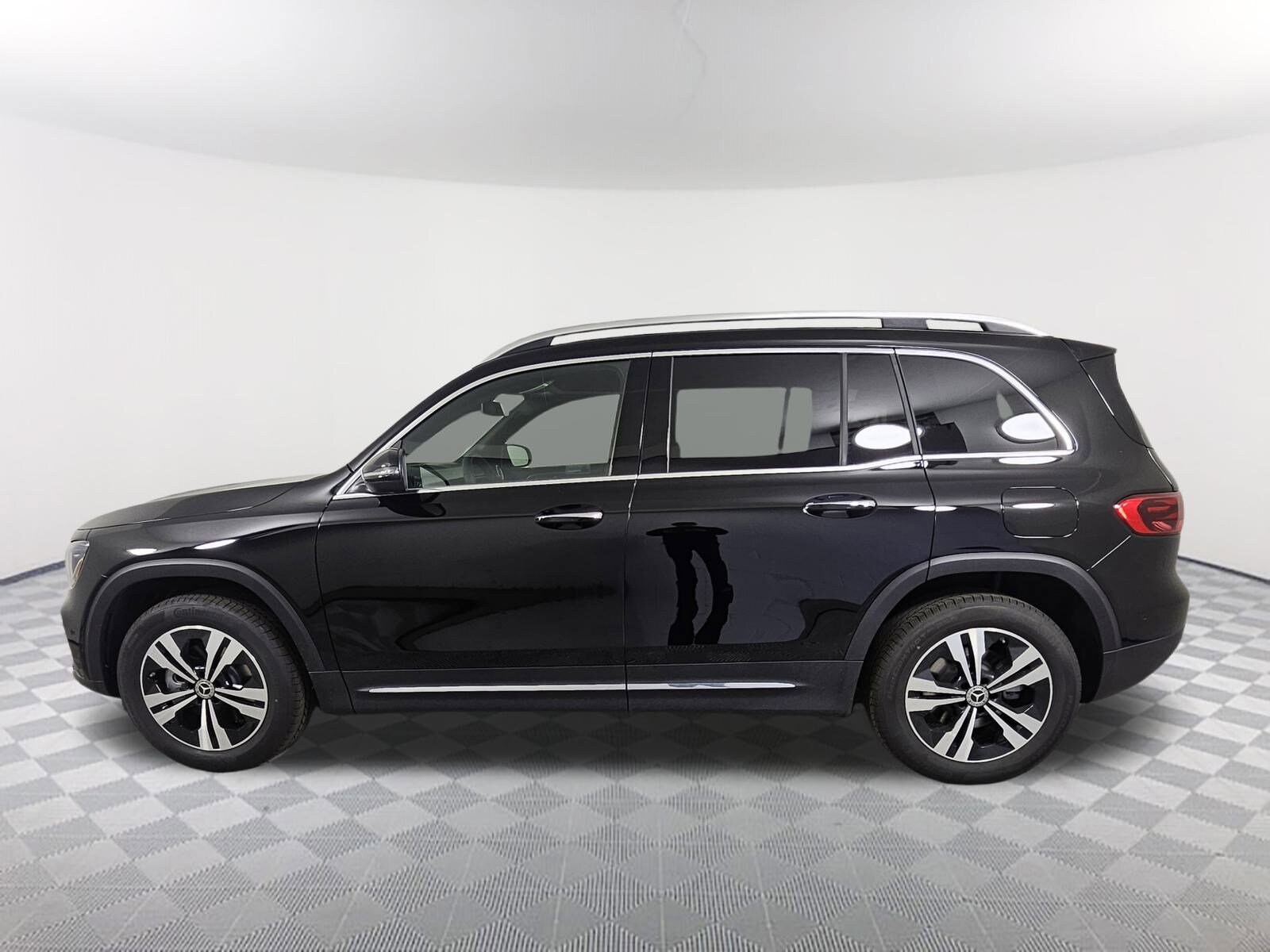 2025 Mercedes Benz GLB 250 photo 3
