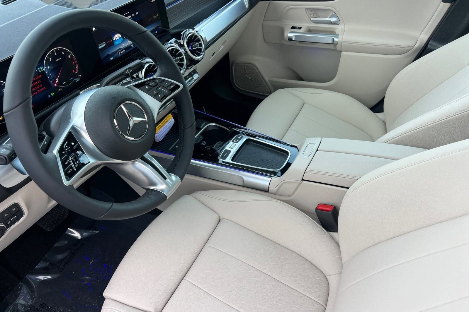 2026 Mercedes Benz GLB 250 photo 4