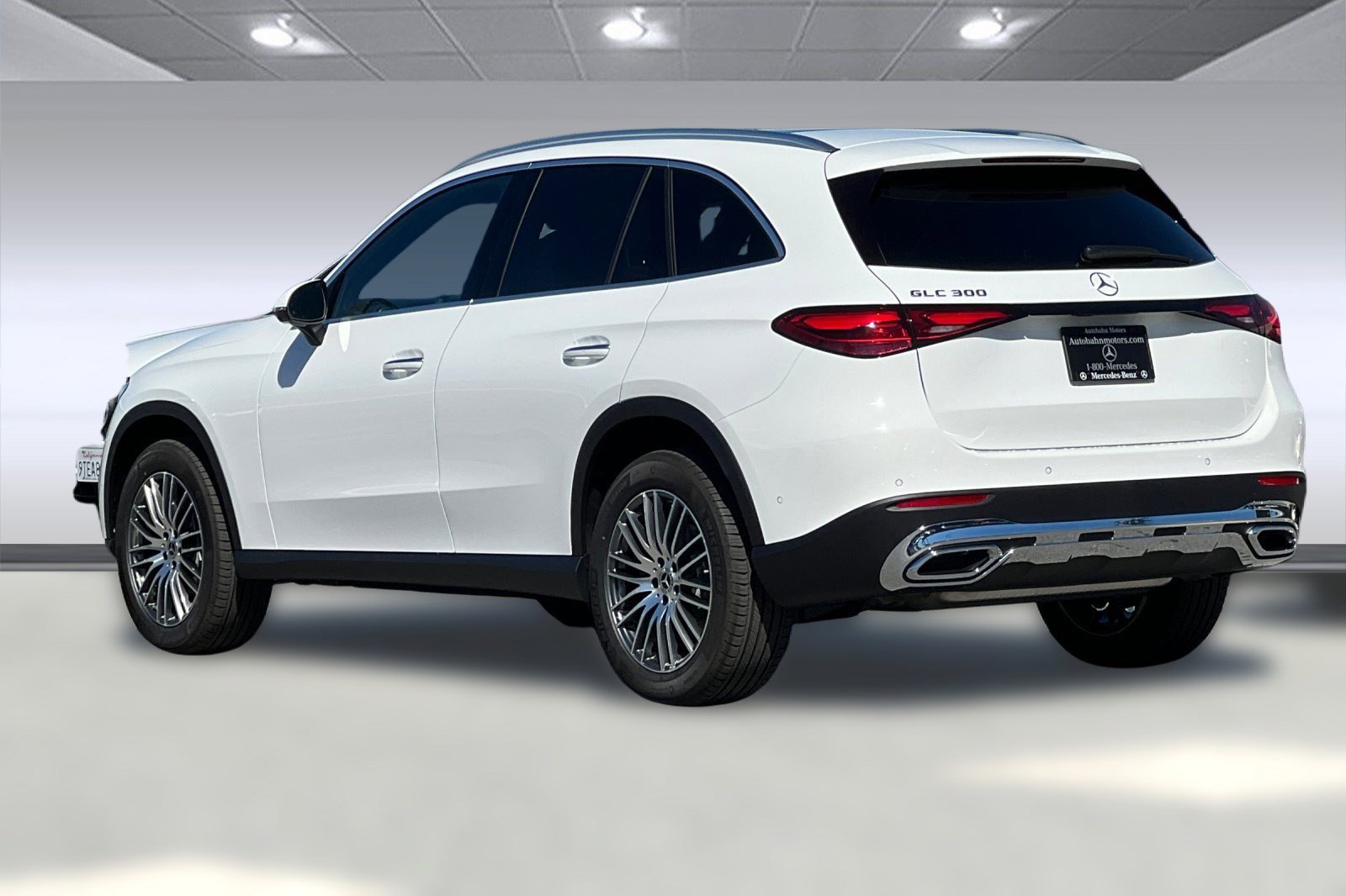 2026 Mercedes Benz GLC 300 photo 3