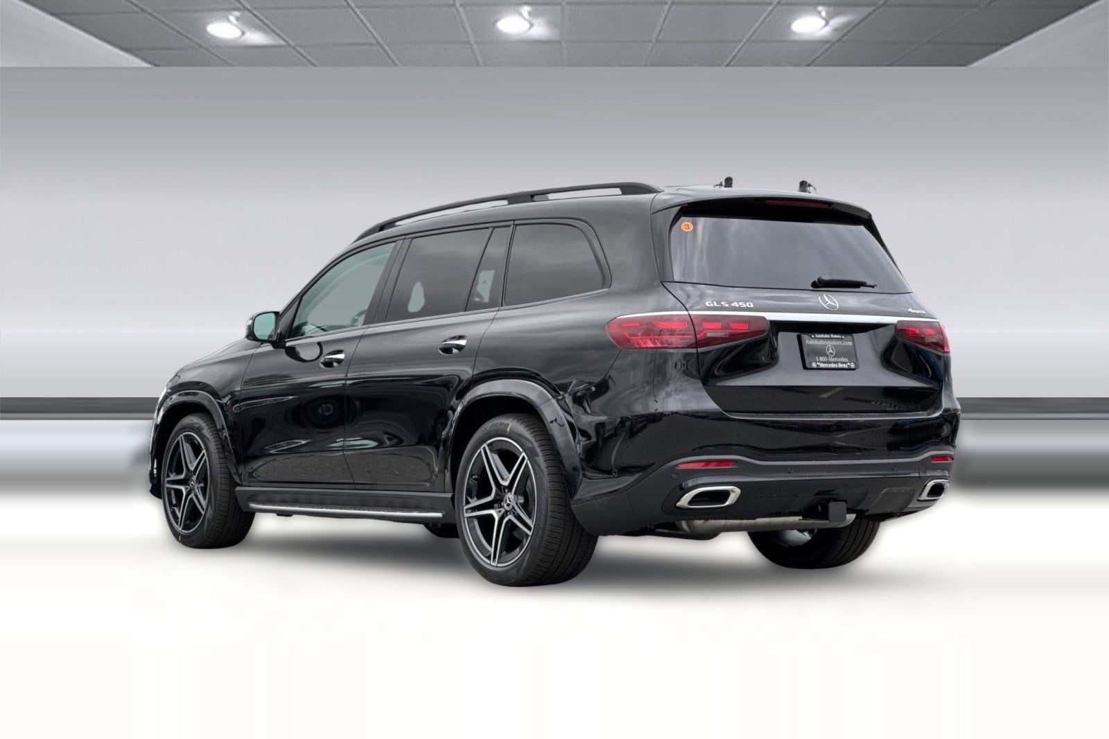 2026 Mercedes-Benz GLS 450 4MATIC photo 2