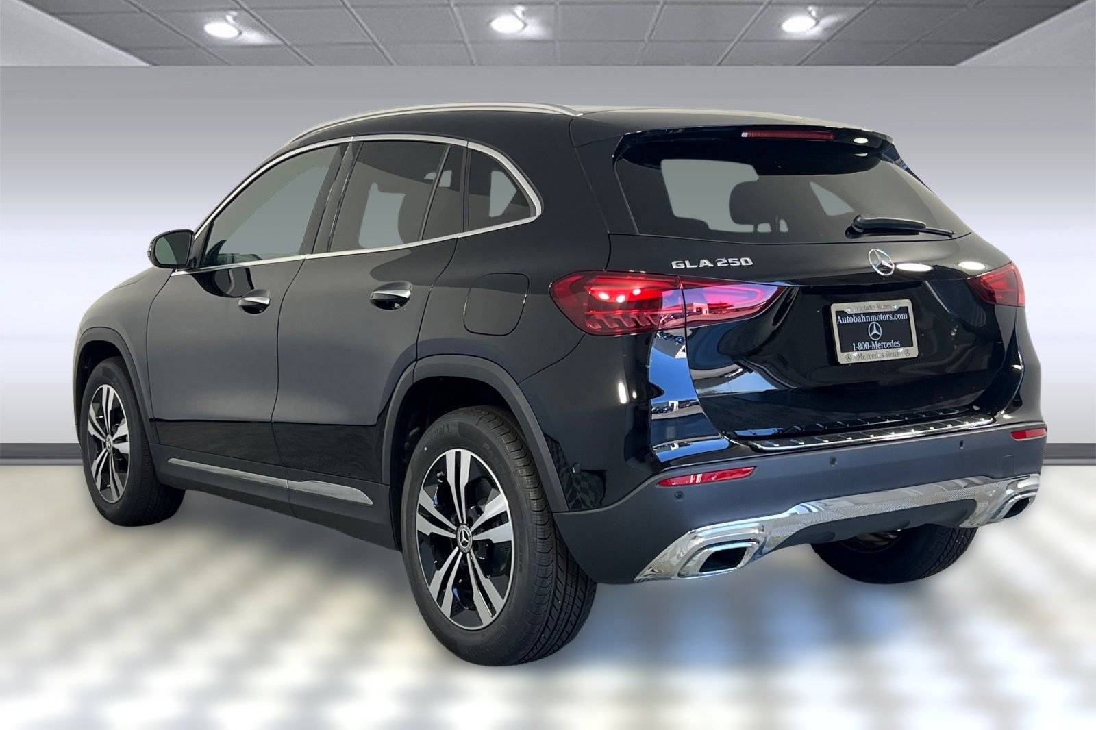 2025 Mercedes Benz GLA 250 photo 3