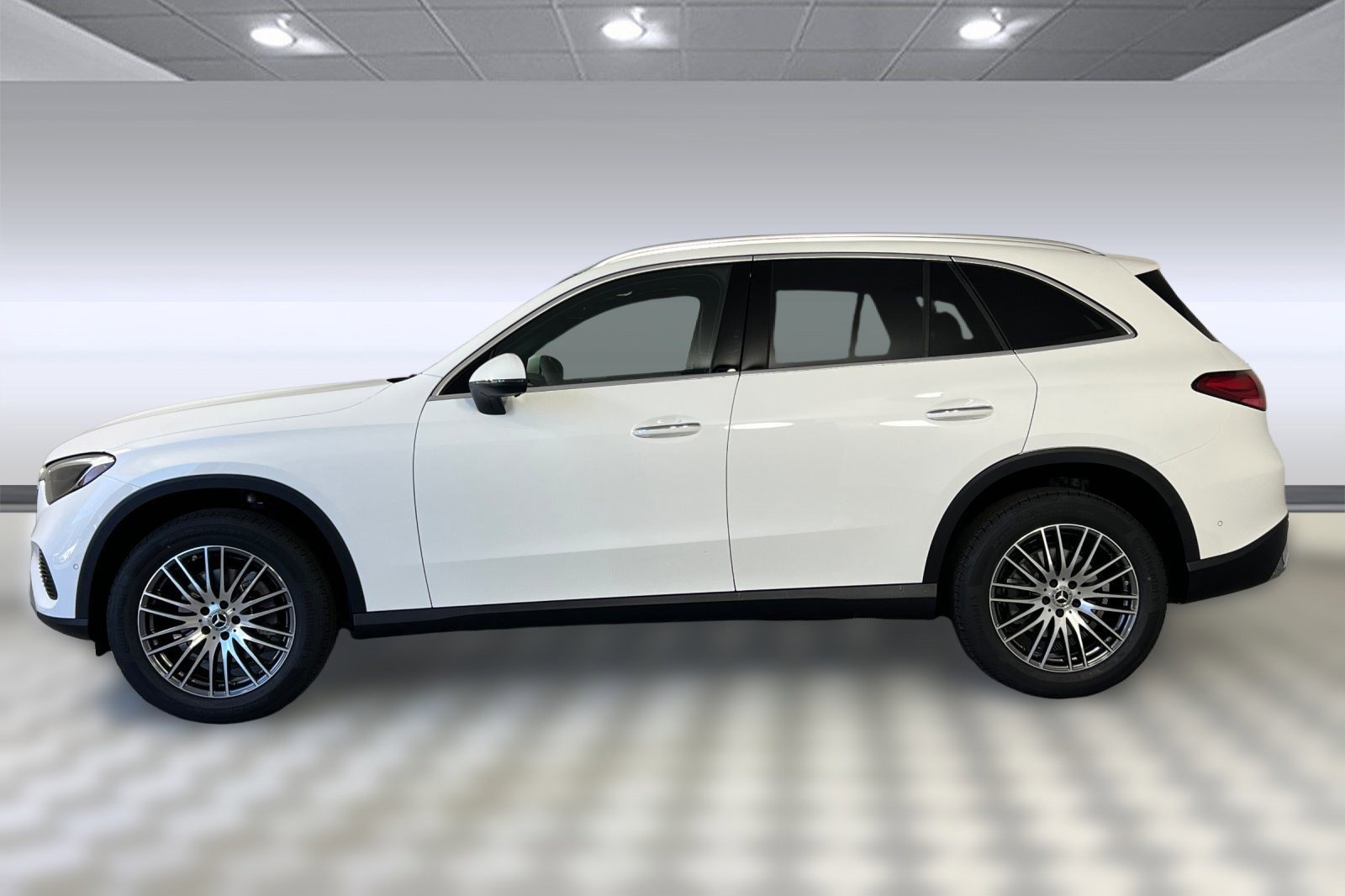 2026 Mercedes Benz GLC 300 4MATIC photo 2
