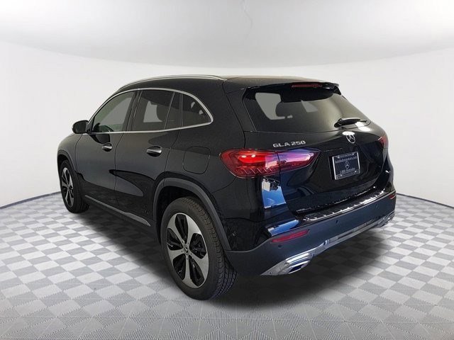2025 Mercedes Benz GLA 250 photo 2