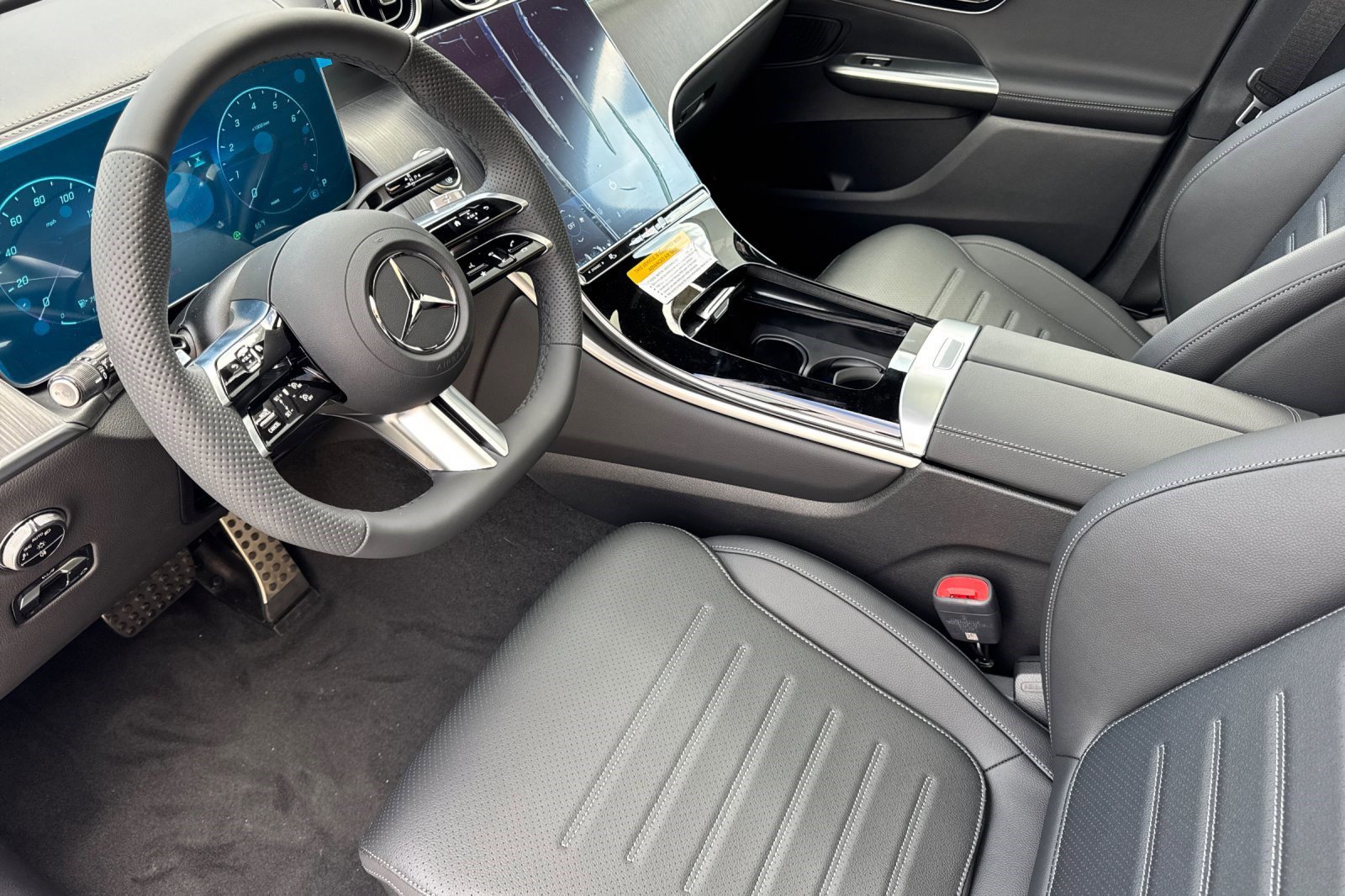 2026 Mercedes Benz GLC 300 4MATIC photo 4