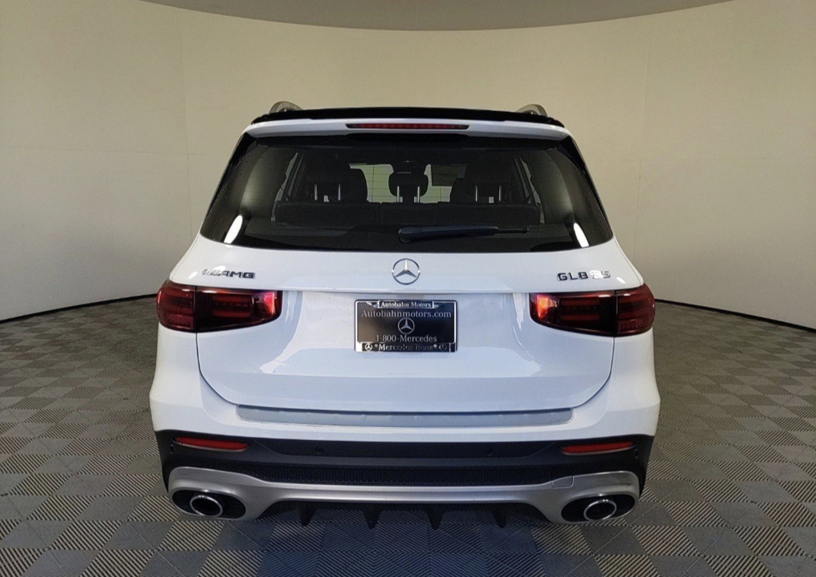 2025 Mercedes Benz GLB AMG 35 4MATIC photo 4