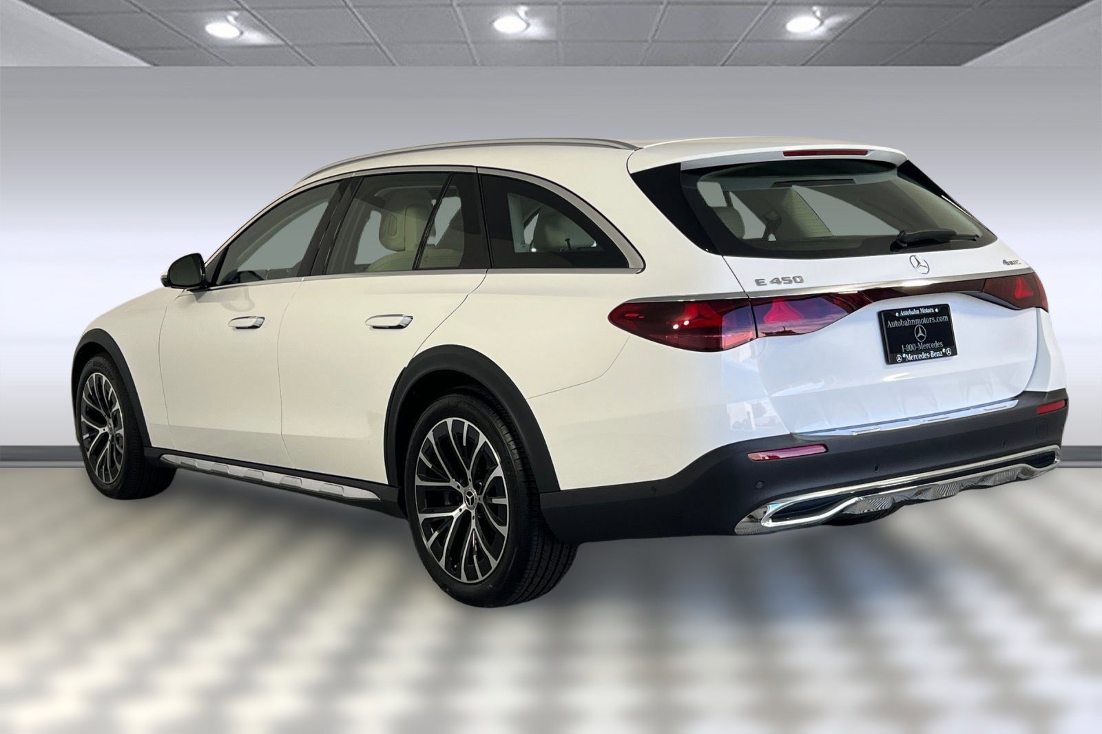 2025 Mercedes Benz E 450 4MATIC All-Terrain Wagon photo 3