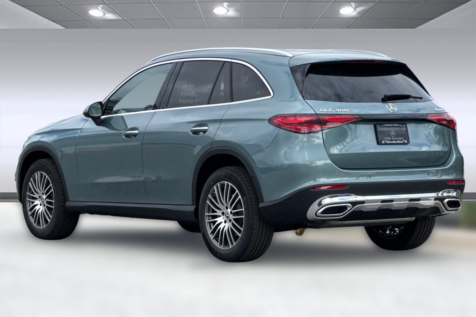 2026 Mercedes Benz GLC 300 4MATIC photo 3