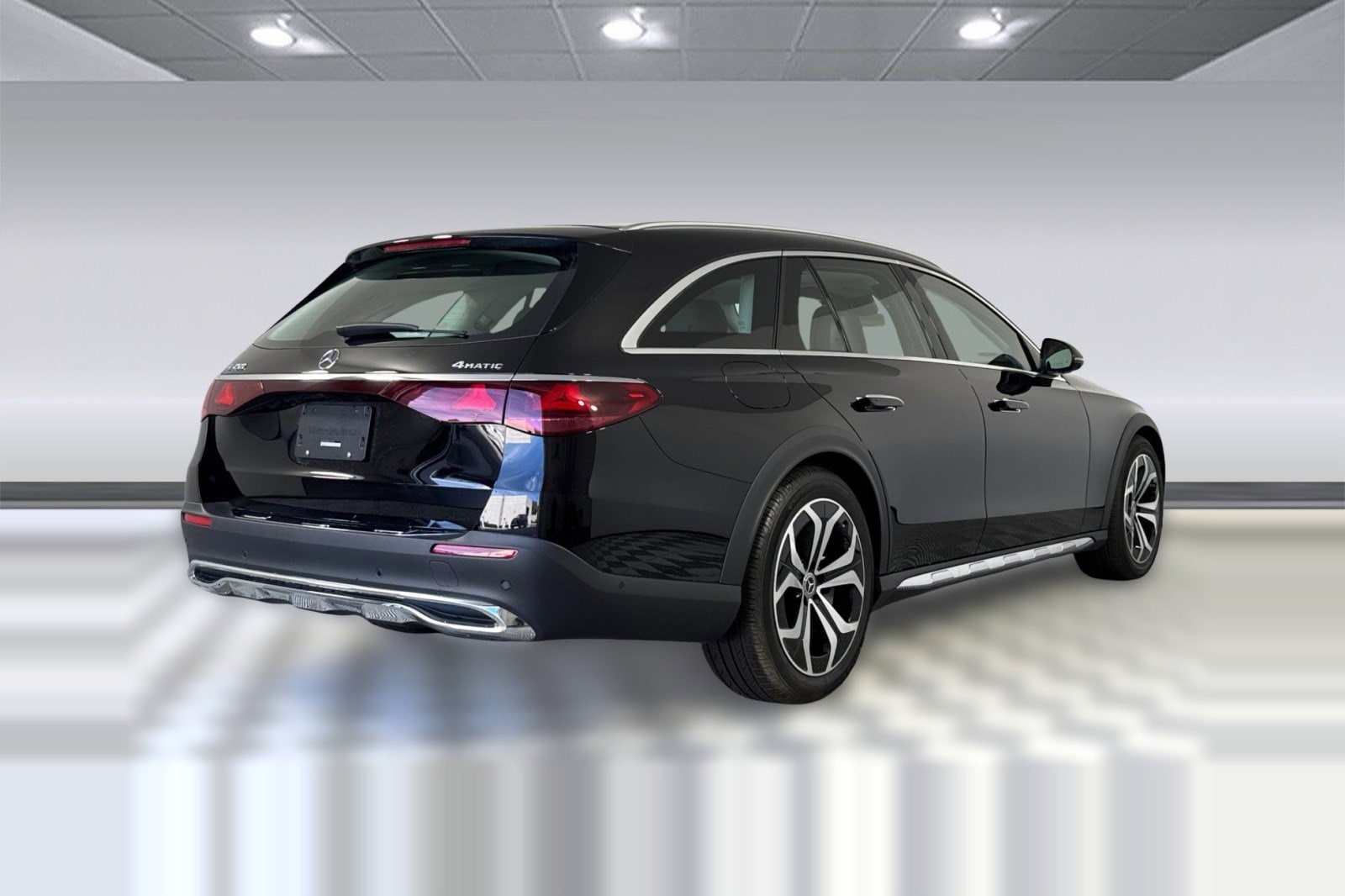 2025 Mercedes-Benz E-Class E450 All-Terrain - Photo 9